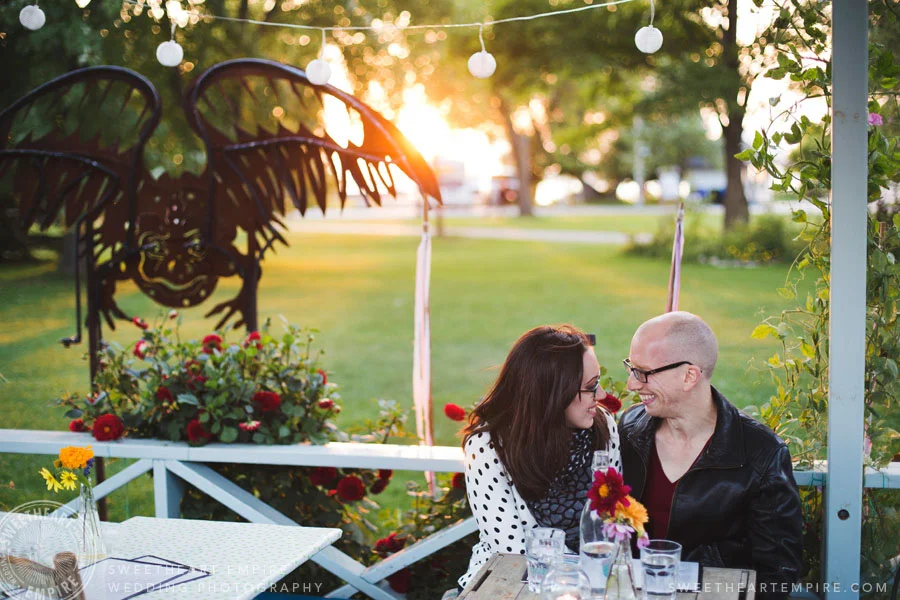Island cafe engagement photos