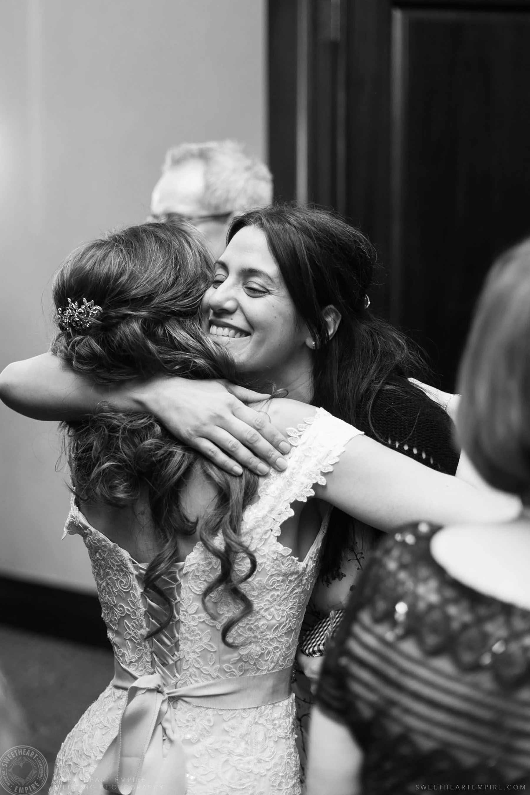 Bridge hugging wedding guest, Eagles Nest Golf Club Wedding