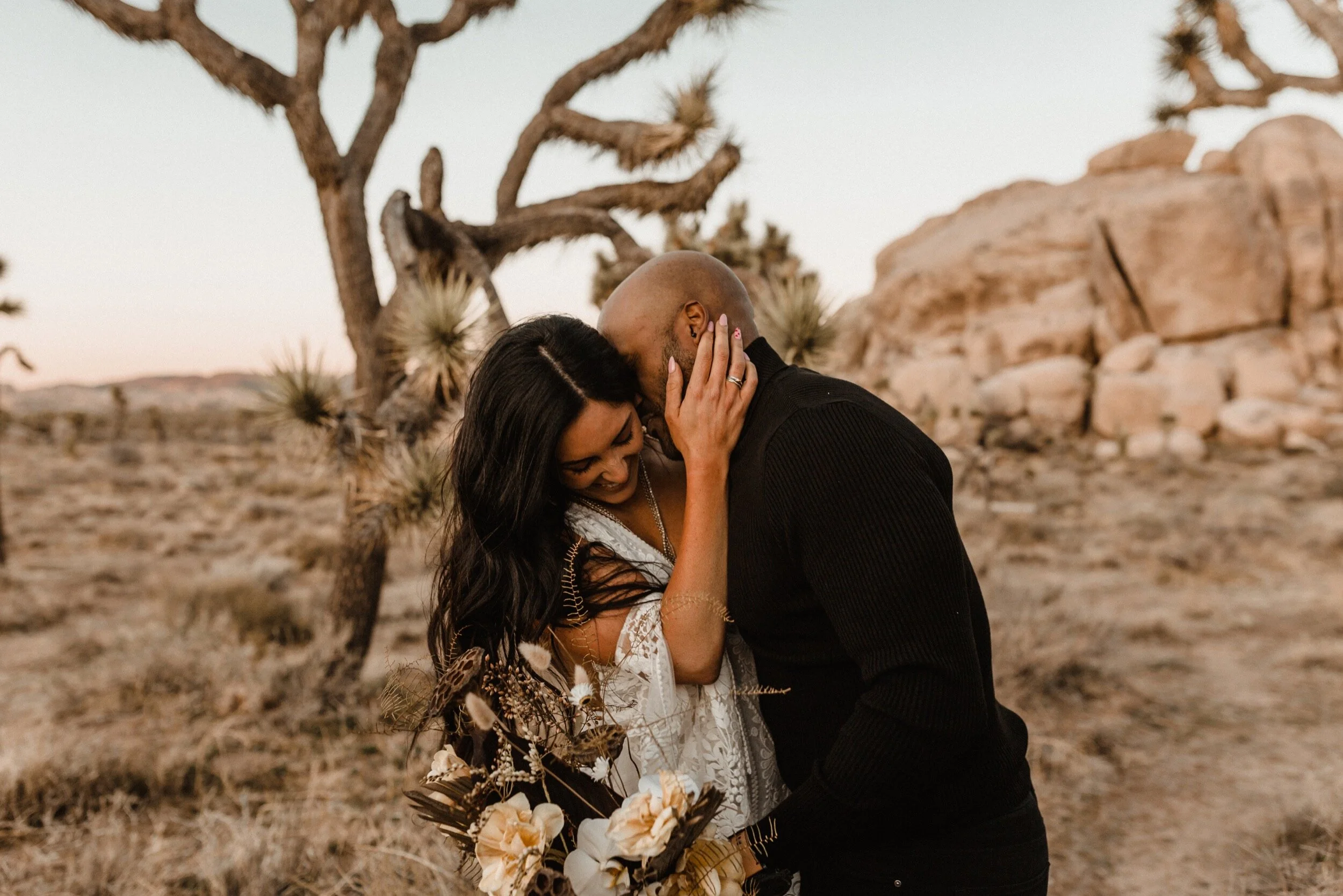20_joshua-tree-elopement87.jpg