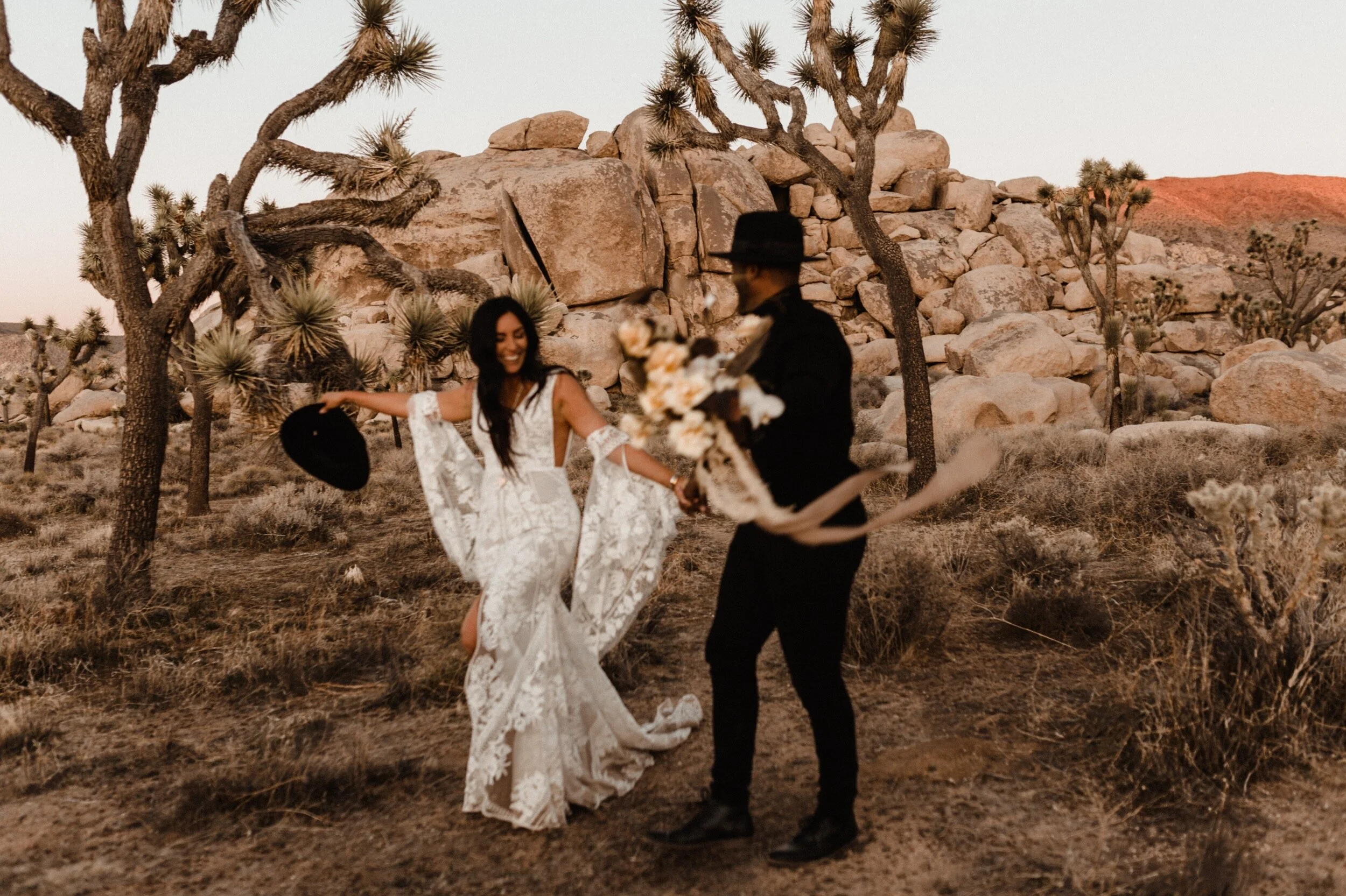 23_joshua-tree-elopement100.jpg