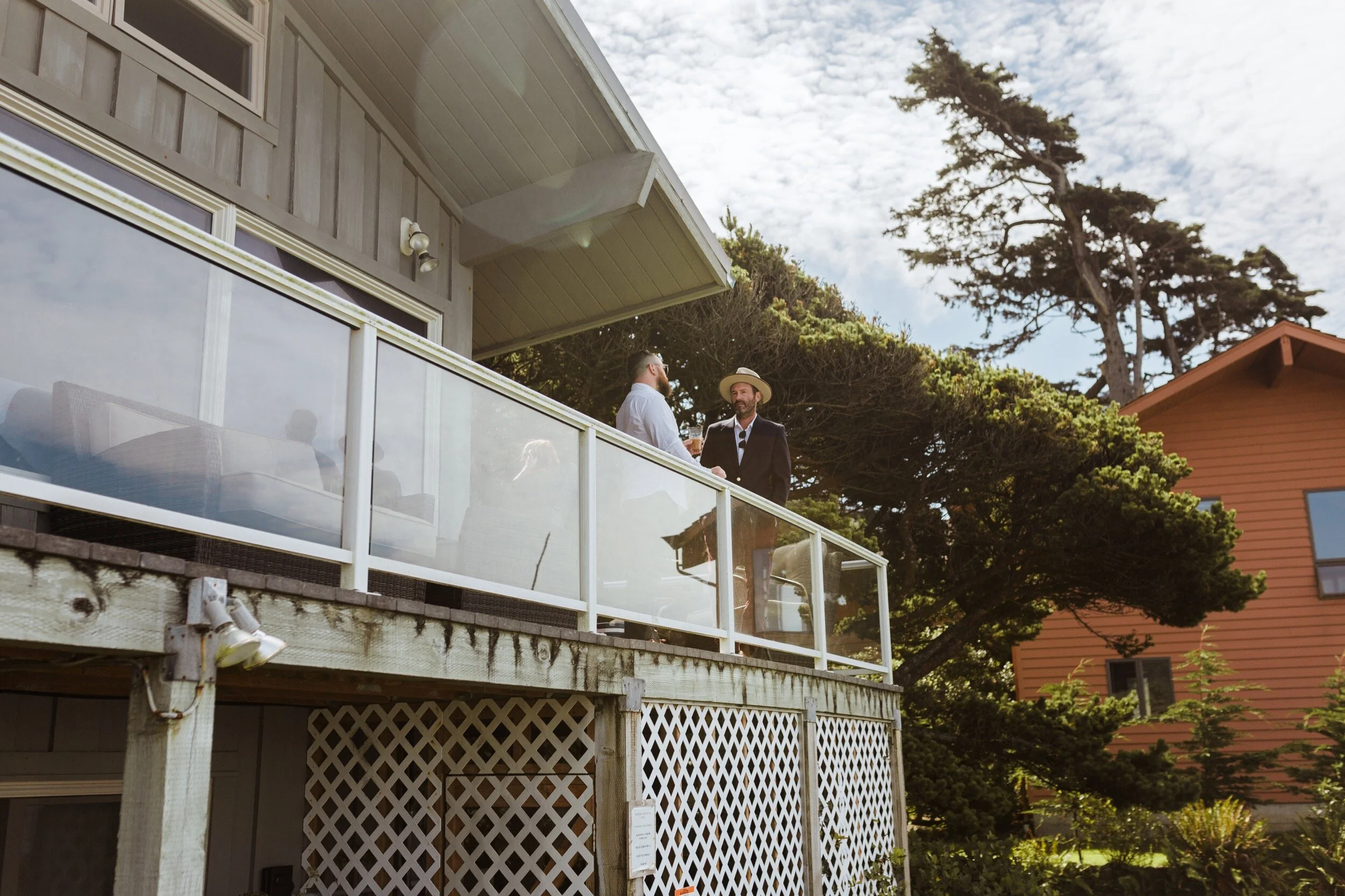 07_oceanside-oregon-elopement-14.jpg
