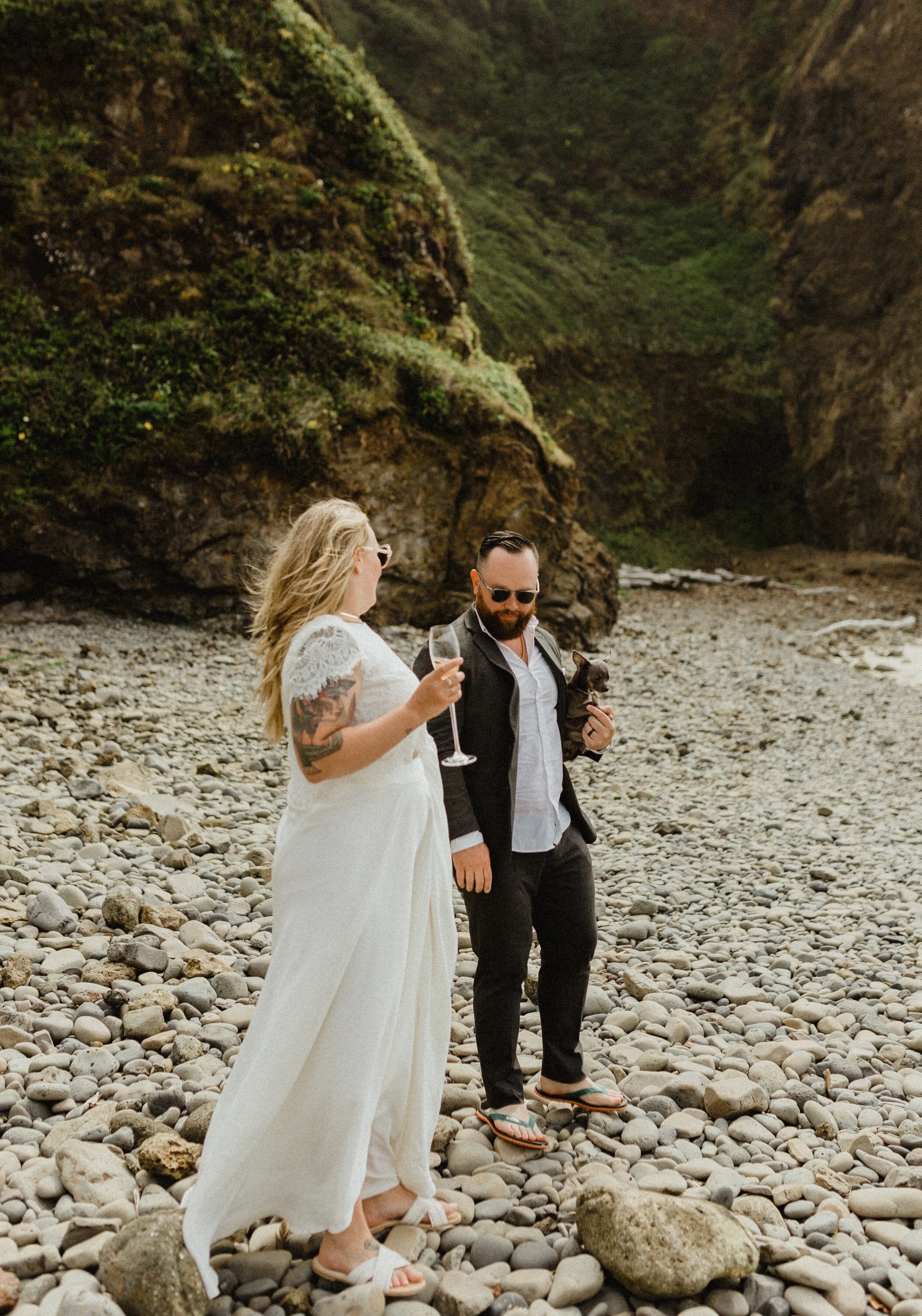 40_oceanside-oregon-elopement-156.jpg