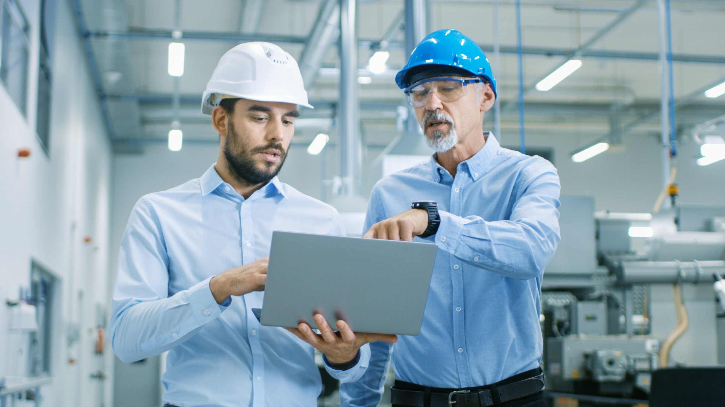 4 Advantages of Using Invoice Finance to Fund your Manufacturing Company