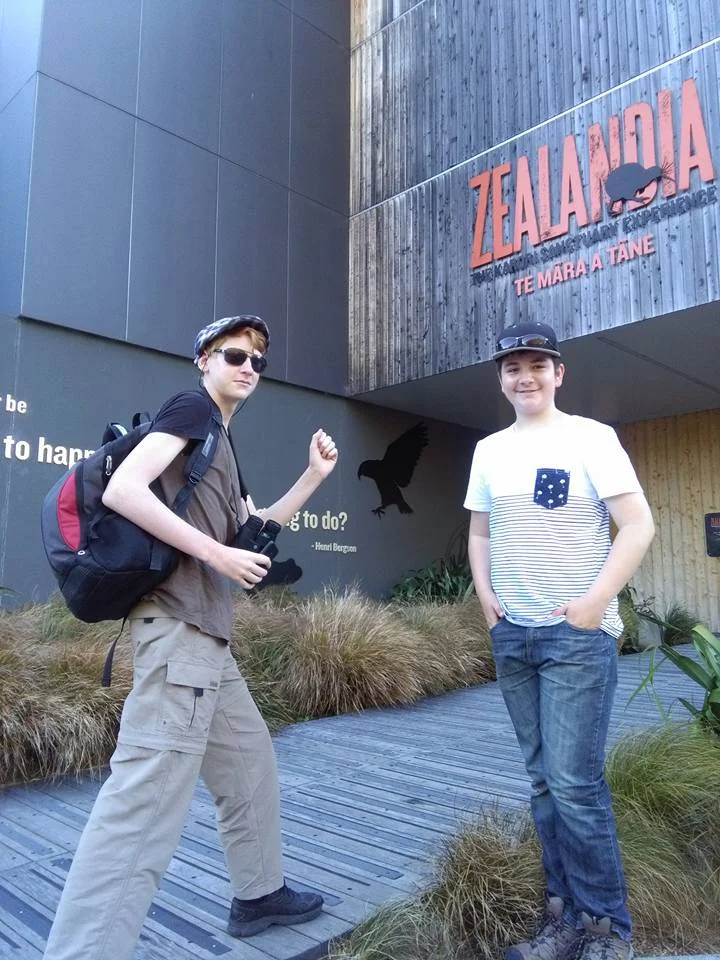 Set off (Michael at left, George at right).