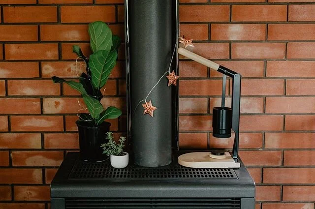 The Newton sitting ready for Santa to have a coffee when he comes down the chimney next week! Gotta keep him awake for the long journey. There’s a few Newton’s siting under Christmas trees right now too. There will be some big smiles come Christmas Day for those people!! #newtonespresso •
•
•
•
•
•
 #Coffeetime #Coffeeaddict #Coffeeshop #Coffeelover #ButFirstCoffee #Coffeelove #CoffeeIsLife #Coffeebreak #Barista #Coffeebean
 #BaristaLife#Coffeeoftheday #Cafe #Cuppuccino #CaffeineAddict  #CoffeeShots #ILoveCoffee
#Instacoffee #espresso #coffeeeveryday #randomradness #design #madeinnz #nzmustsee #manualbrew