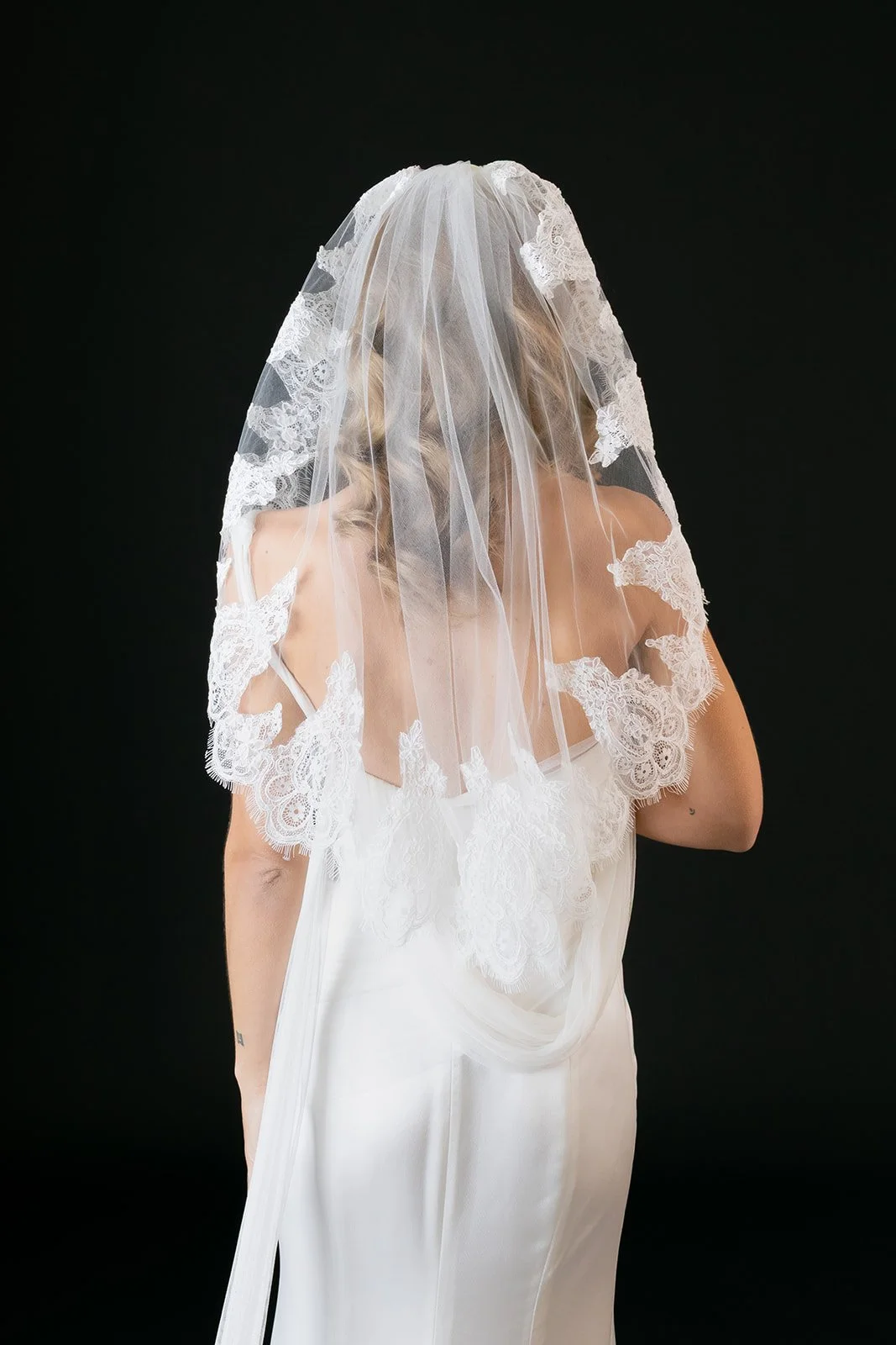 ViennaVeilElbowLengthBack.jpg
