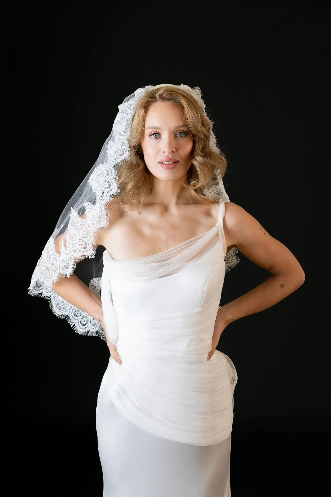ViennaVeilElbowFront2.jpg