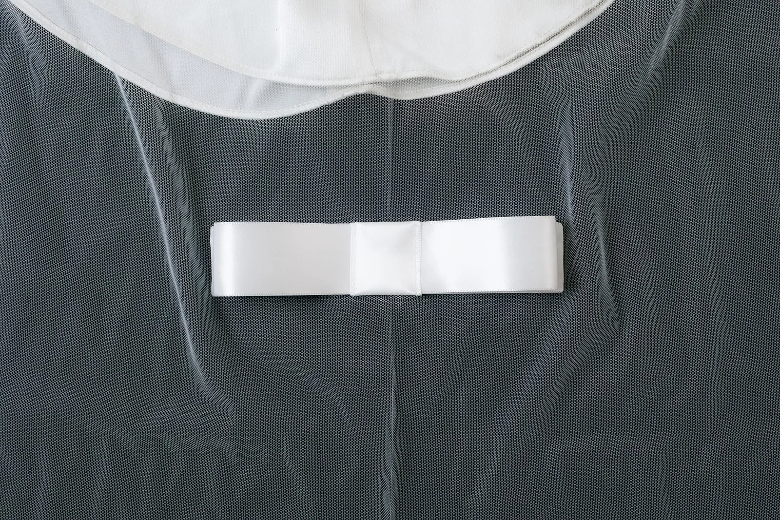 CascadingSatinBowVeilDetail.jpg