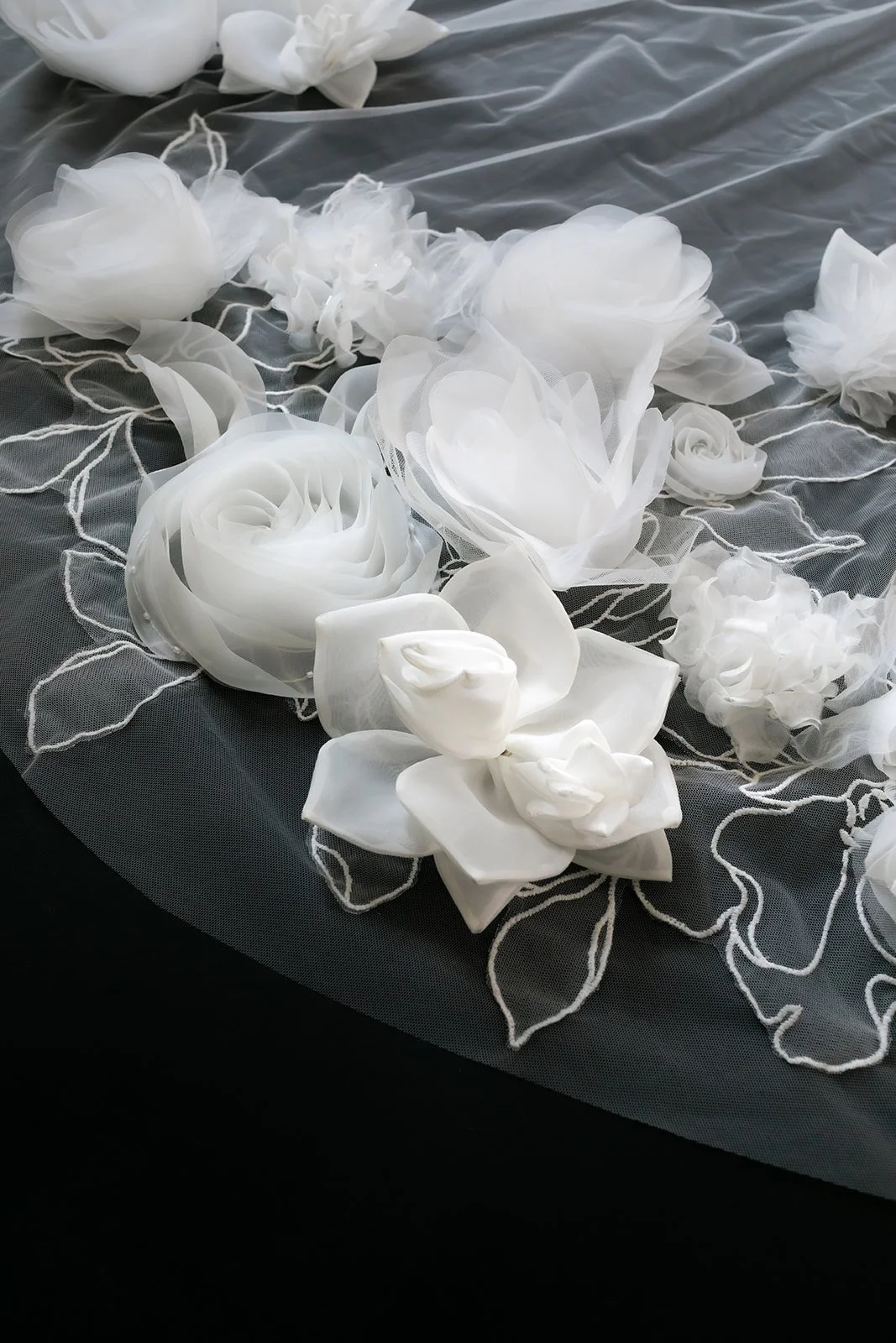 3DFloralOrganzaVeilDetail.jpg