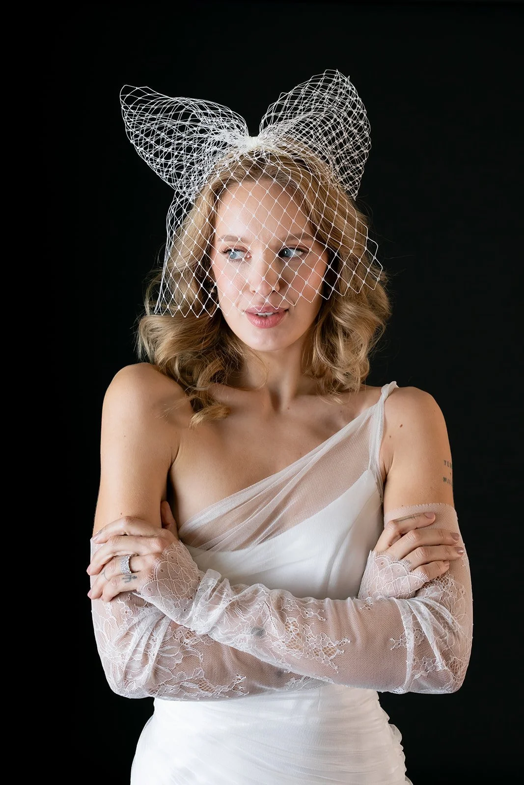 ModernBowFascinatorBridalVeilFront.jpg