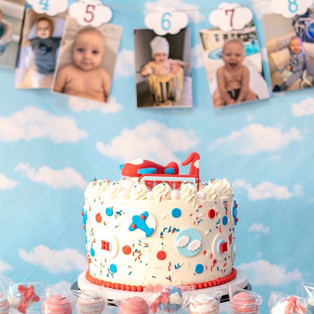 happy first birthday!! ✈️ 🍰.
&bull;
&bull;
&bull;
#newyork #nyc #newyorkcity #cake #buttercream #birthdaycake #firstbirthdaycake #baker #pastry #yummy #dessert #littlesugarnewyork