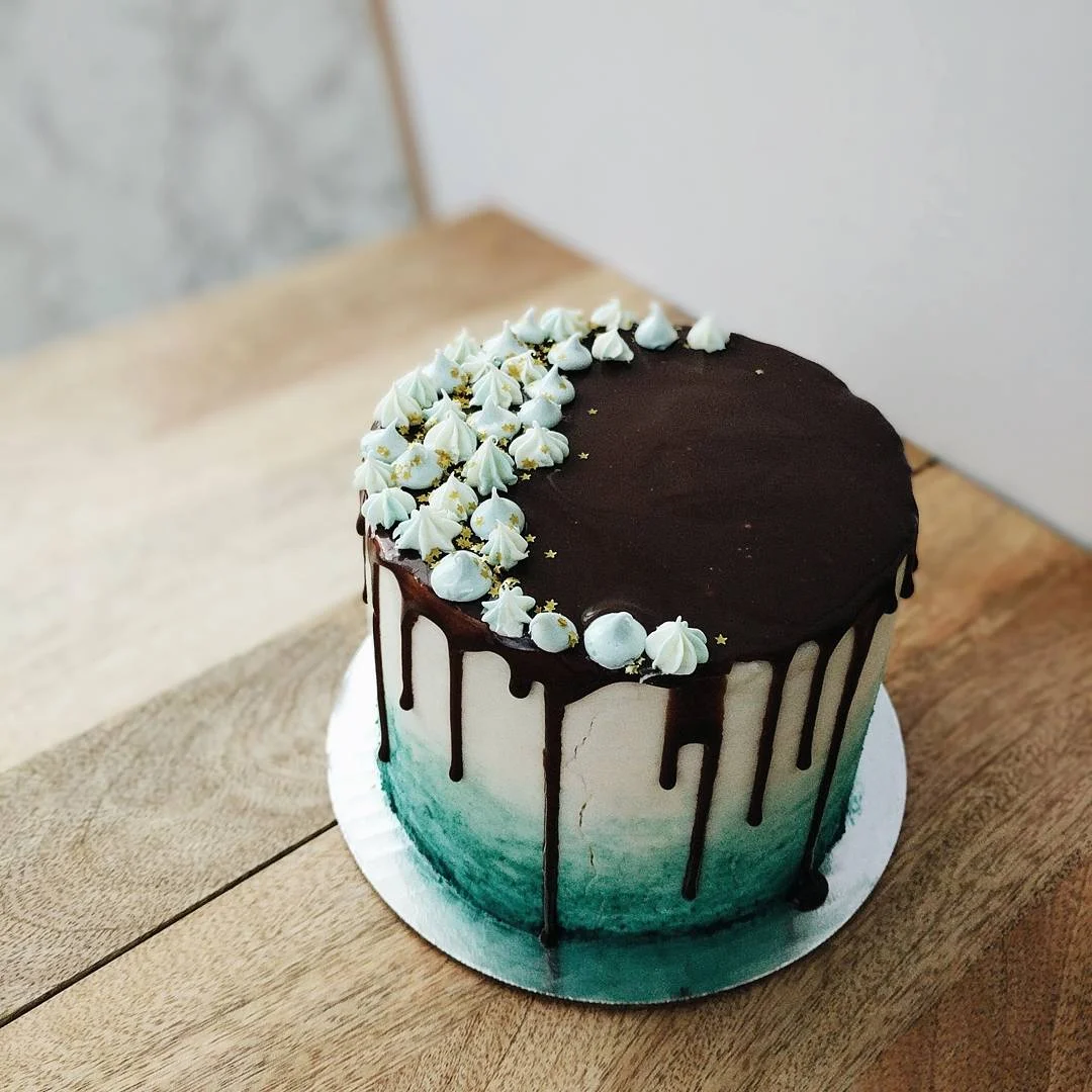 jenproject_strawberry_passionfruit_ombre_cake.jpg
