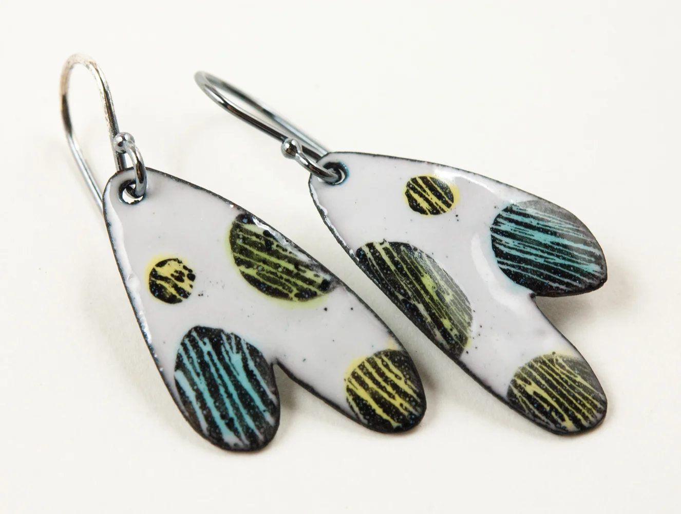 Sgraffito Enamel Tutorial Using Painting Enamels and Acrylic Enamels by My Brown Wren