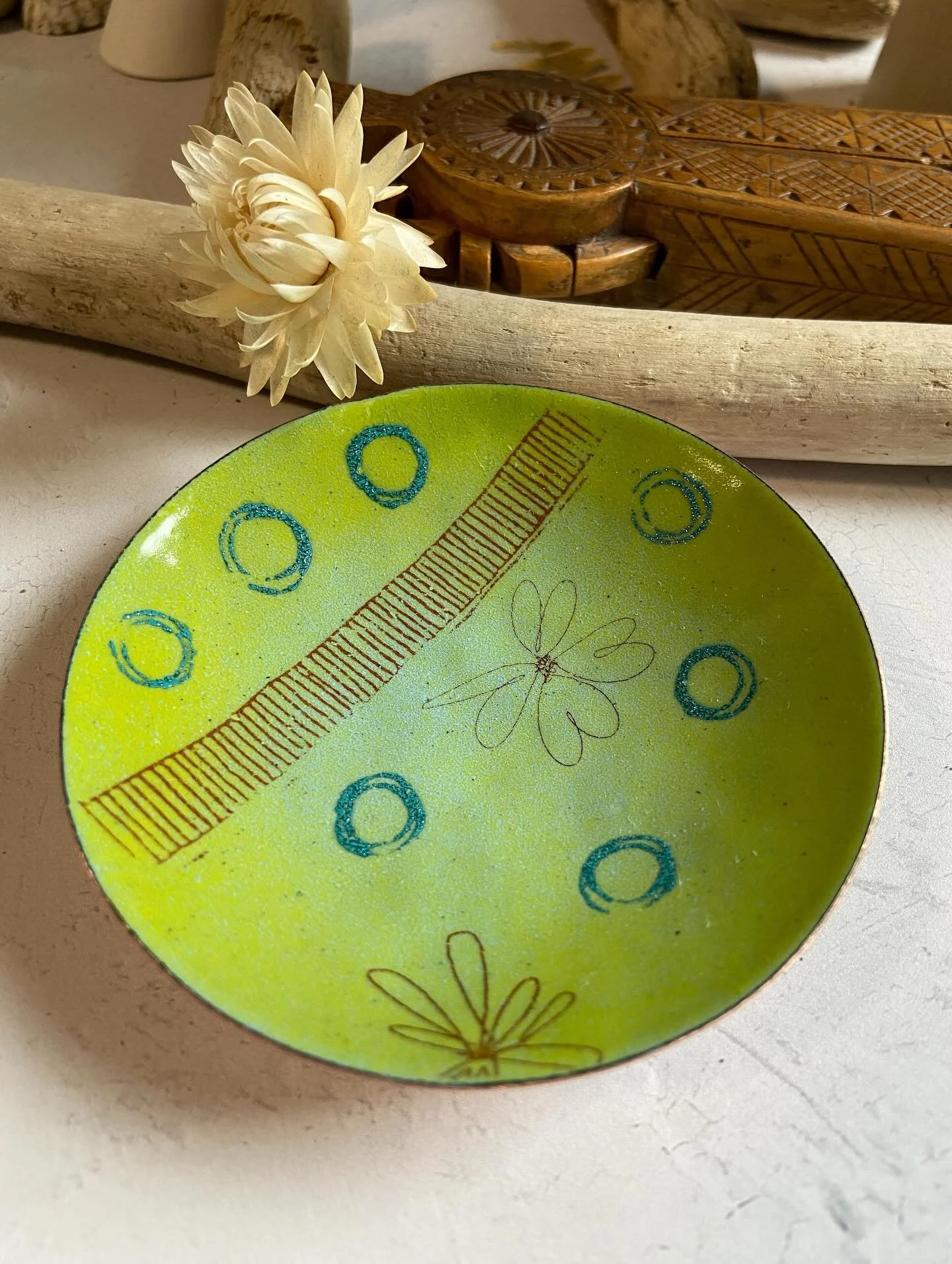 It&rsquo;s been an enameling extravaganza these last two weeks. I&rsquo;m working on earrings to go to @biartscrafts and bowls for upcoming holiday shows, all the while working the day job, juggling doctor appointments and taking an online class. It&