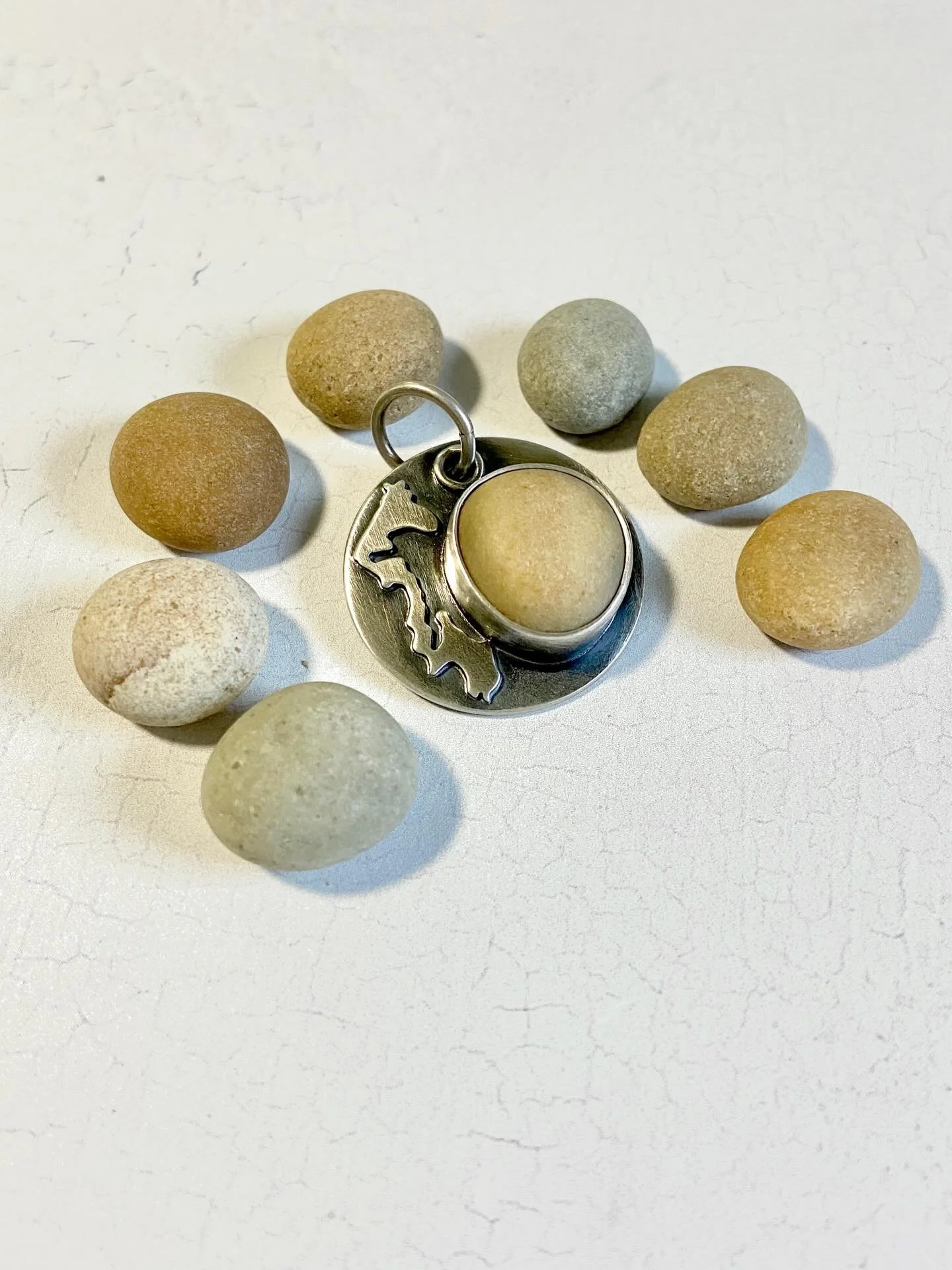 For my Whidbey fans, I&rsquo;ve added a pick your beach stone option on this listing on my website. I love finding sweet little pebbles on the beach when we walk the dog. Now you can carry a piece of Whidbey close to your heart. 

#whidbeyrocks #whid
