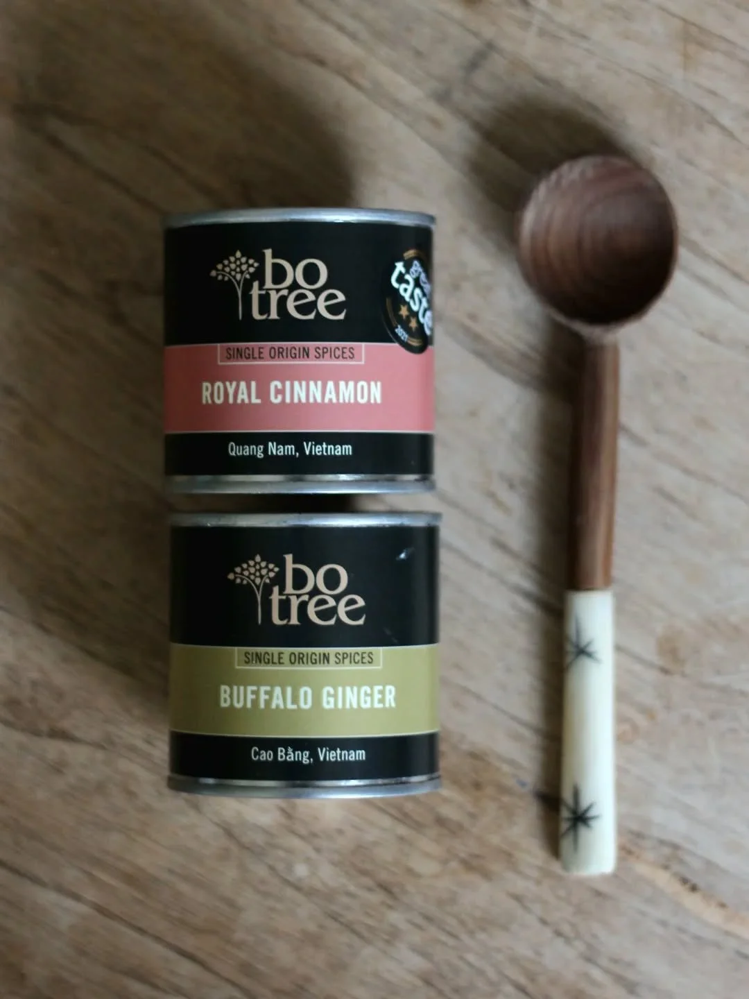 If you saw our recipe on Friday, we used our Royal Cinnamon and Buffalo Ginger in the Cinnamon Roll Pancakes we made, a must try this Pancake Day!

Our Royal Cinnamon has a sensational sweet and spicy flavour, sure to arouse all of your taste buds. 
