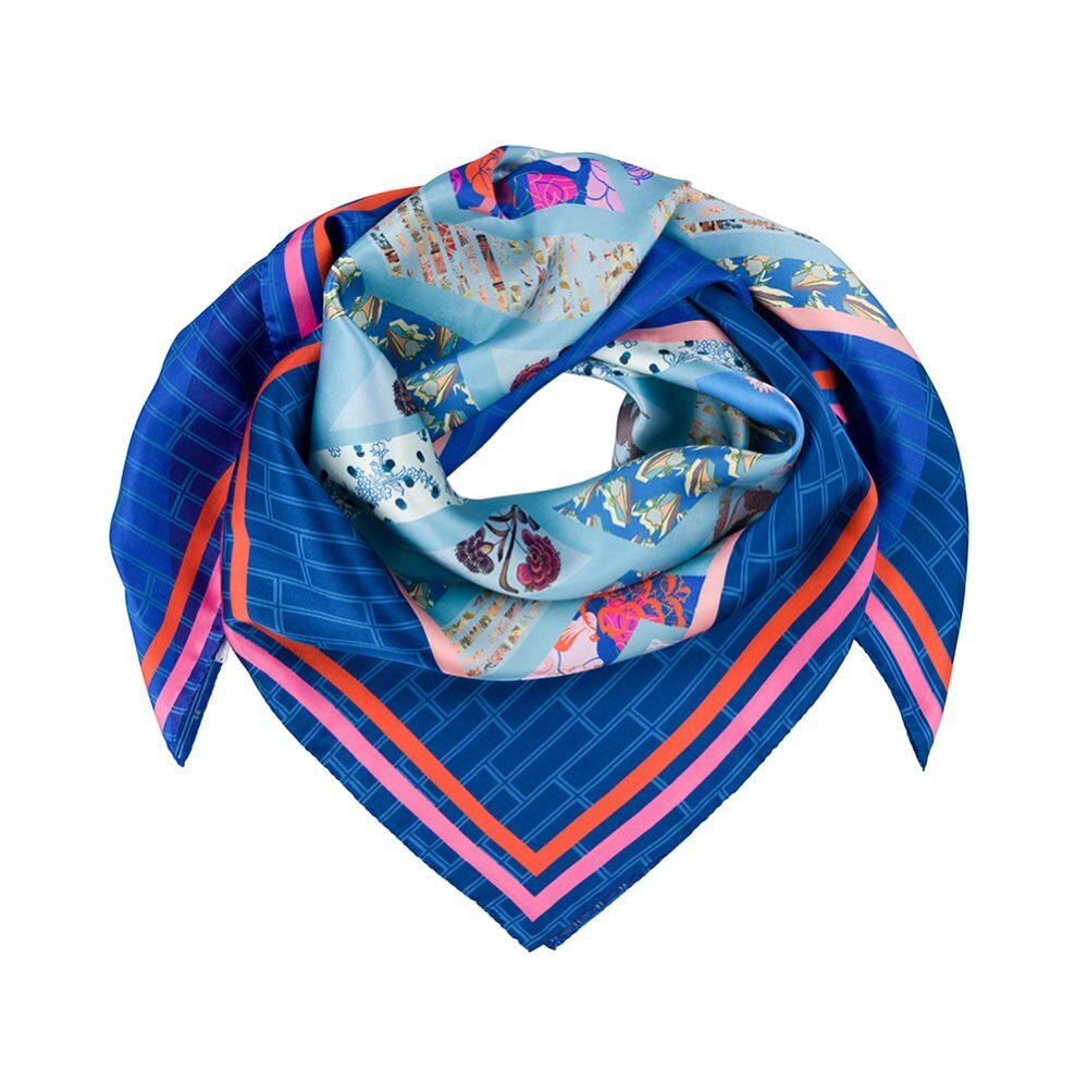 Ines
100cm Square
100% Silk Satin
Made in Italy 

#HetisColours #silksquare 
#limitededitionscarf #digitalprintscarf