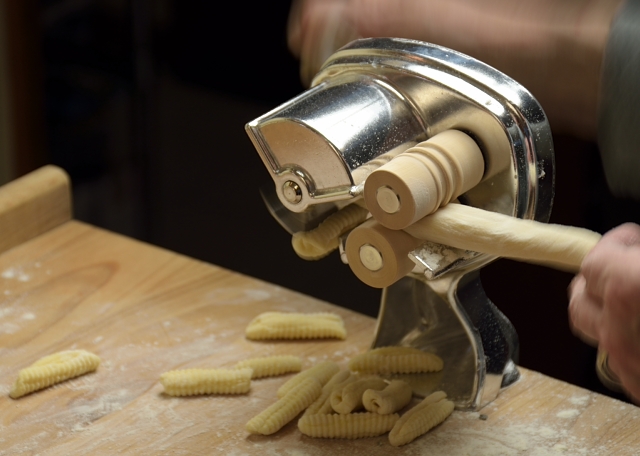 Making-Cavatelli-640x456-D53_2186_1725.jpg