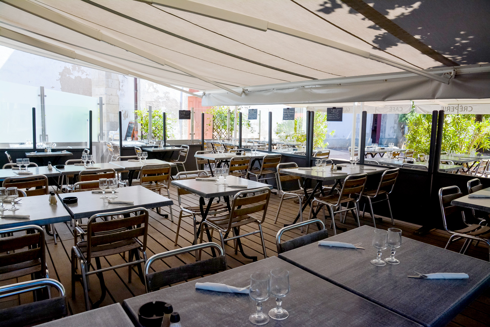 laroutedusel-restaurant-loix-iledere-terrasse.jpg