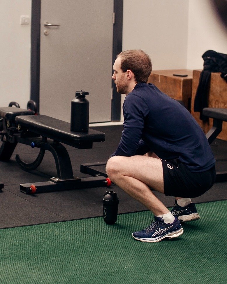 Positive self-talk is not telling yourself you can bench 100kg.

Especially when you know your PB is 80kg.

It&rsquo;s also not telling yourself a millionaire when your bank account reads &pound;50.

And it's definitely not looking at yourself in the