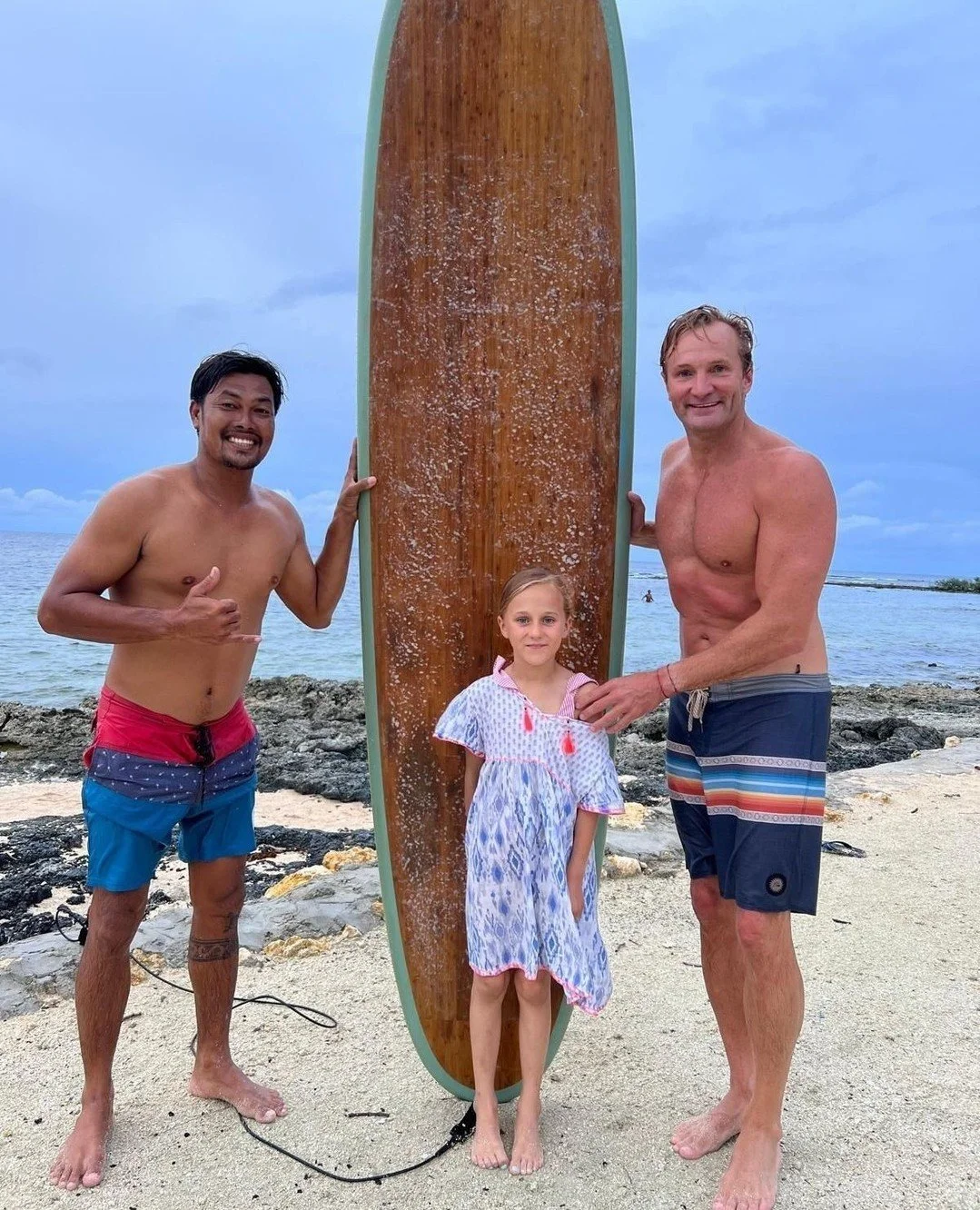 During a recent stay at Nay Palad Hideaway, Sam found herself doing something she had long admired from afar -  learning to surf.⁠
She was taken under the wing of Lolong, a former Filipino champion and co-founder of LY Surf School - a family-run vent