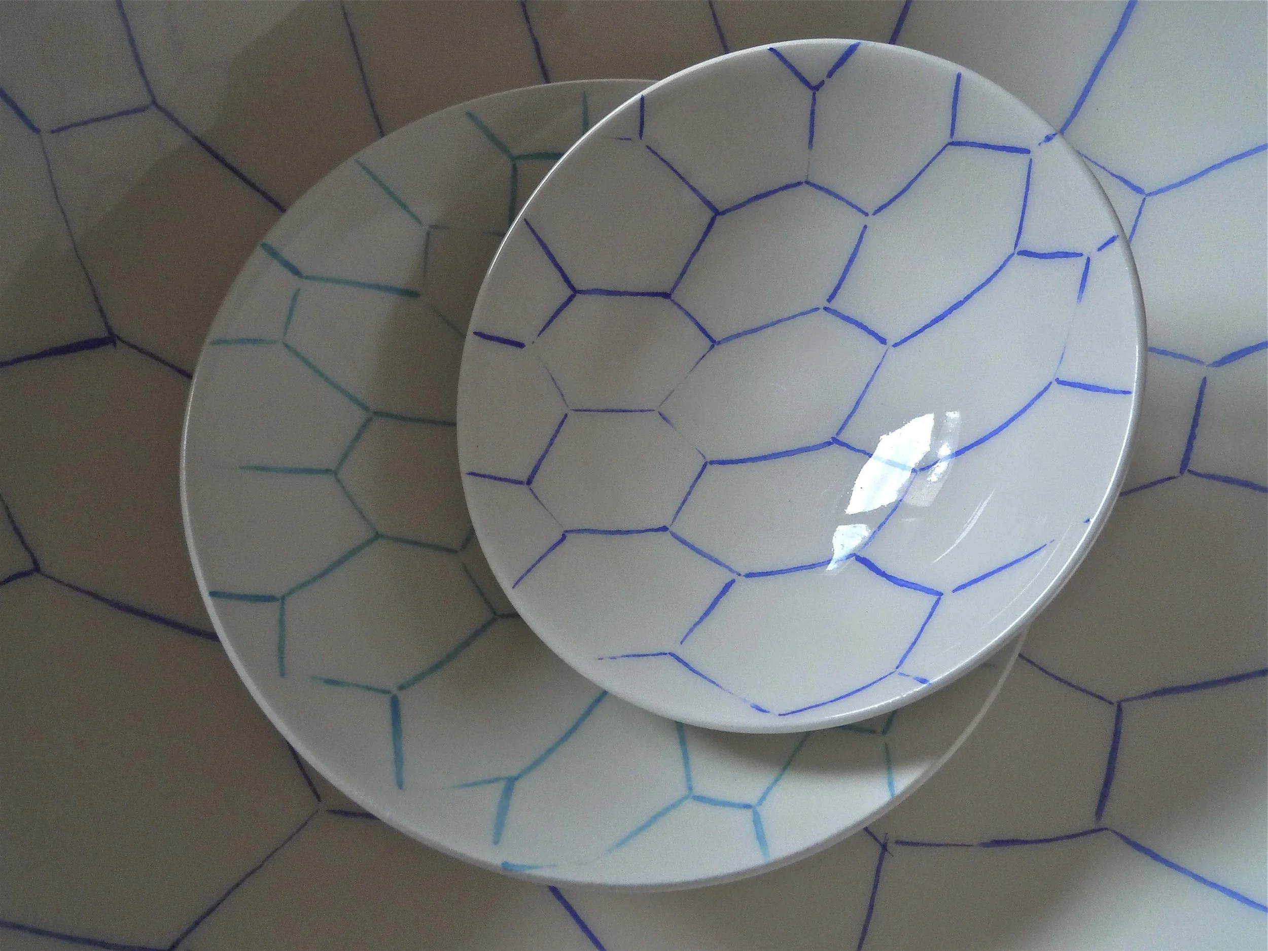 white ceramic body light: blue line perspective bowl 3x12cm (35E) bowl 3x15cm (40E)