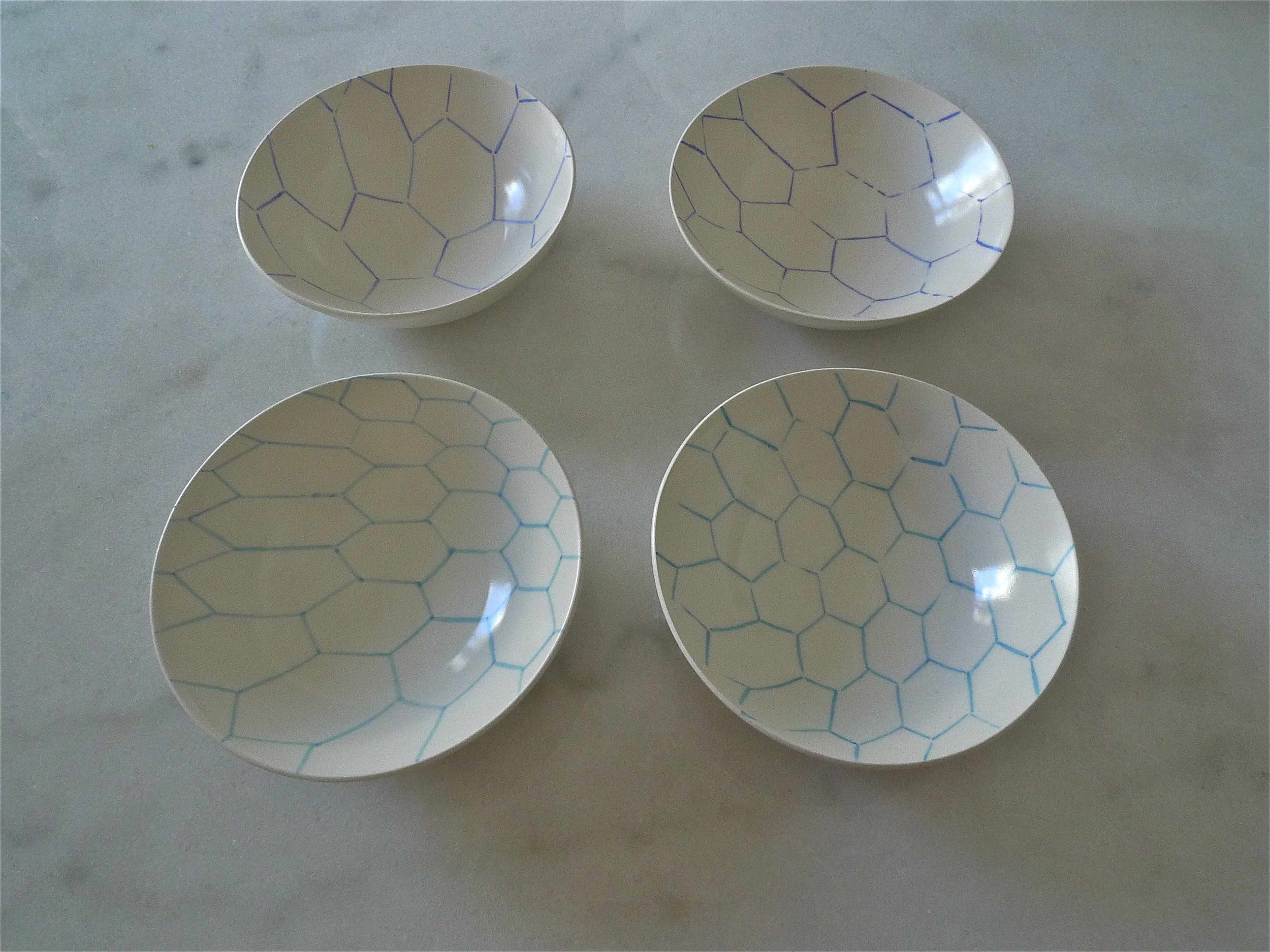 white ceramic body light : hexagon line perspective in black, blue or red) 3x15cm (40 E) 3x12cm (35E)