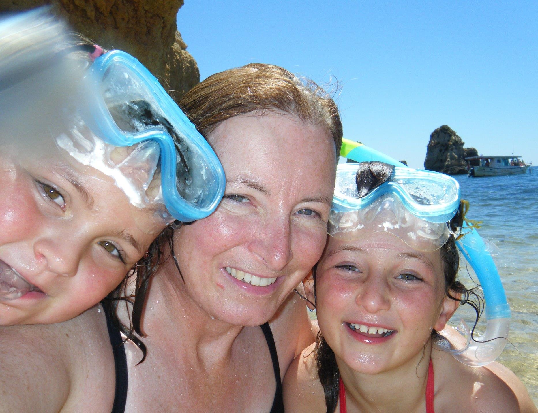 roisin and girls.jpg