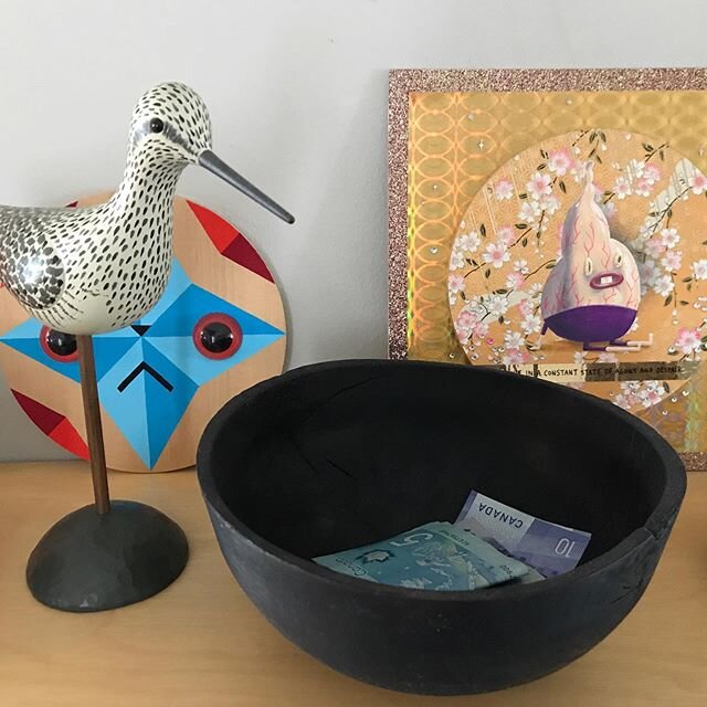 #shelfie for @craftontario 
This is how I #connectwithcraft - I collect my pennies💰 in my charred black wooden bowl by Andreas Kr&auml;tschmer.
Also some art by @5_star_rating