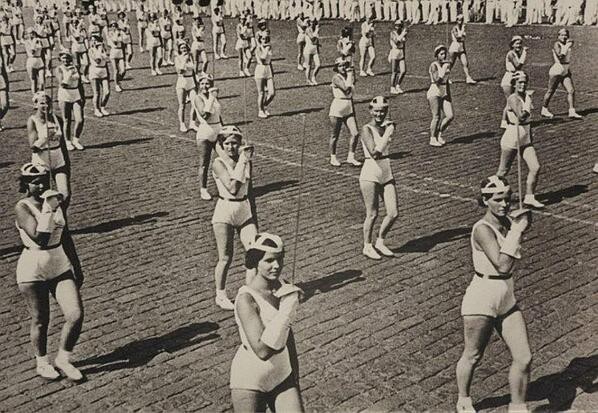 Alexander Rodchenko, Women Fencers, 1936.
