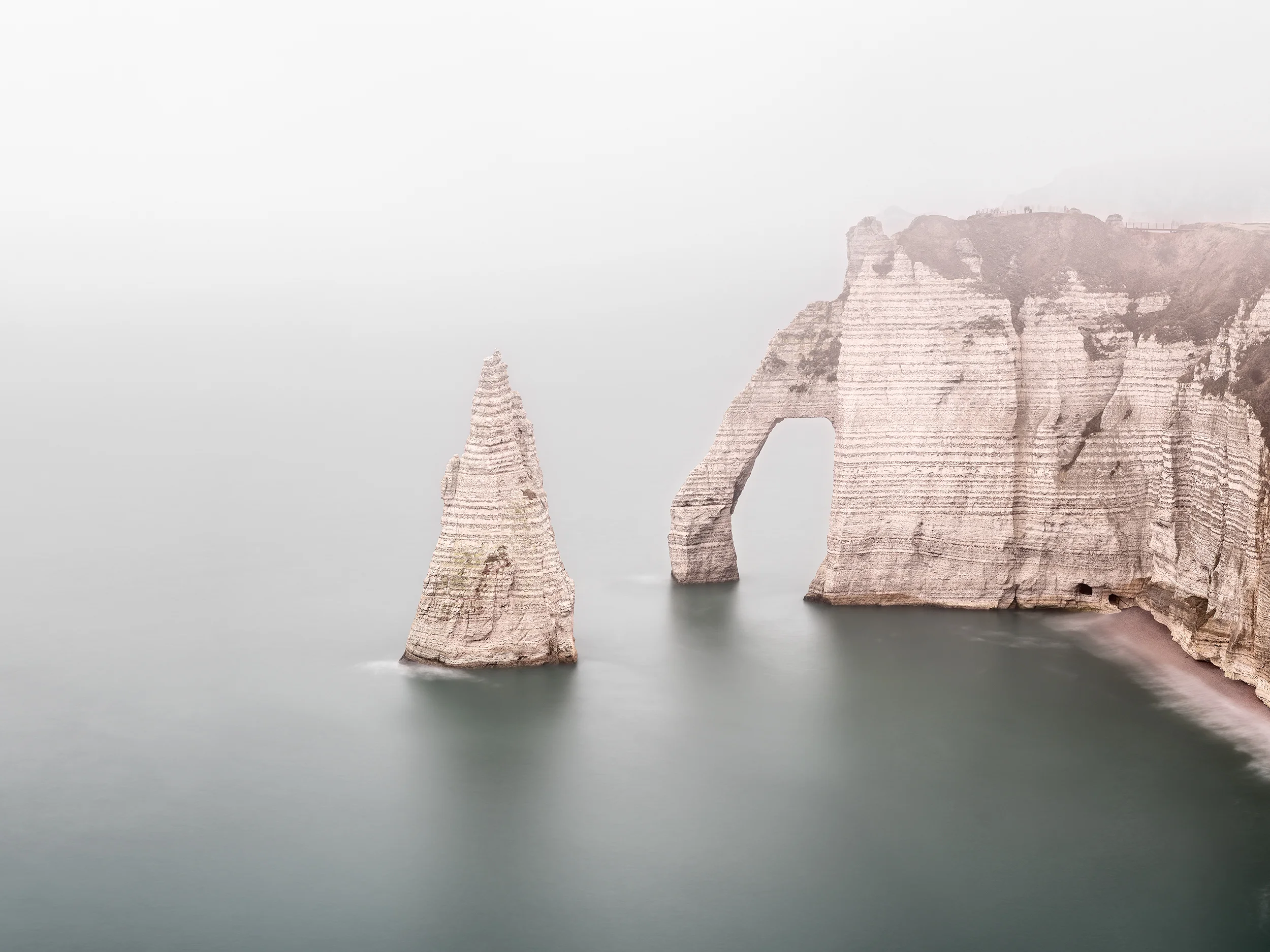Porte d'Aval arch and L'Aiguille - Étretat, France (3961-63)