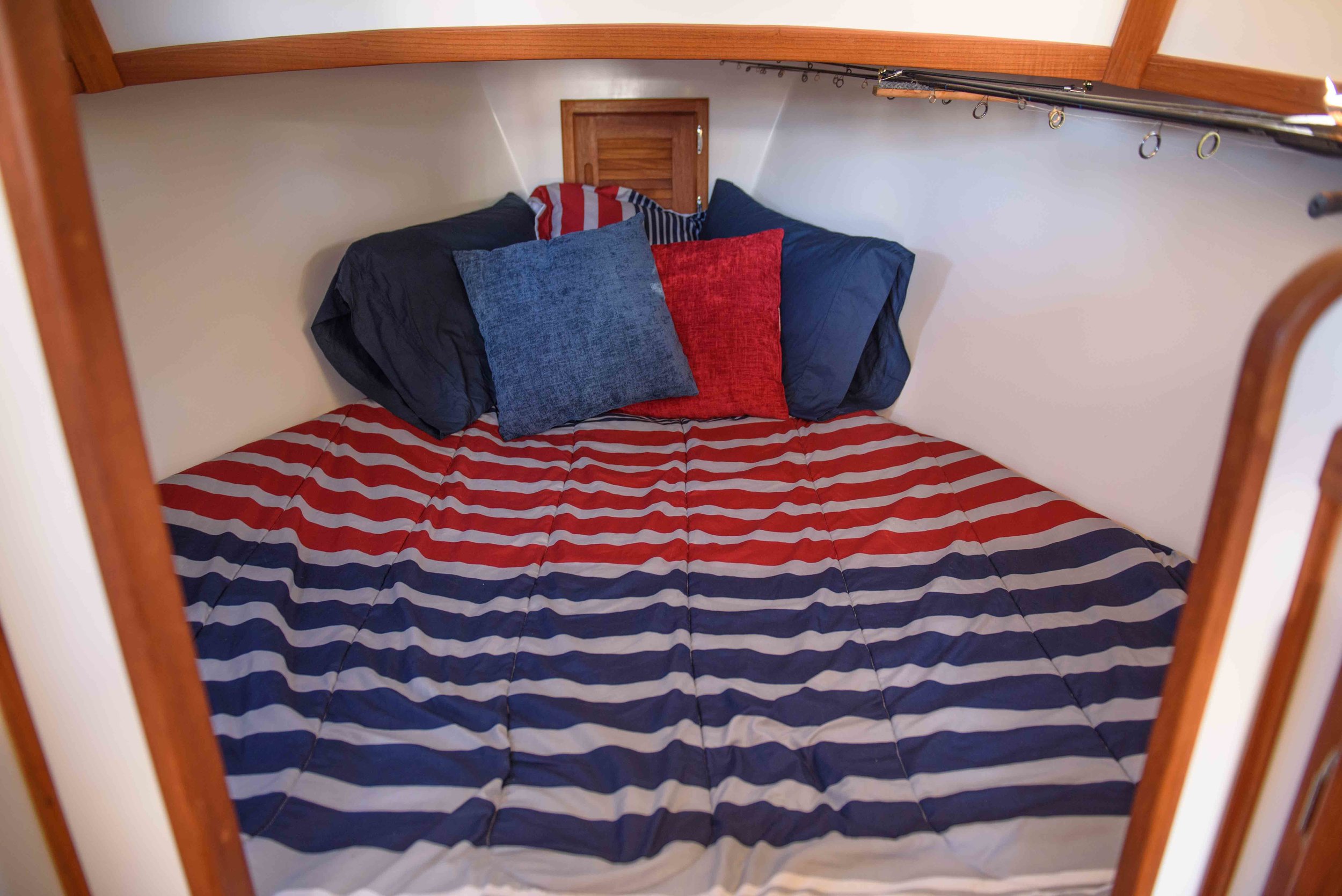 We are pretty sure that no one ever slept in this V-berth. Such is the casual nature of a boat lightly used for short day trips in nice weather.
