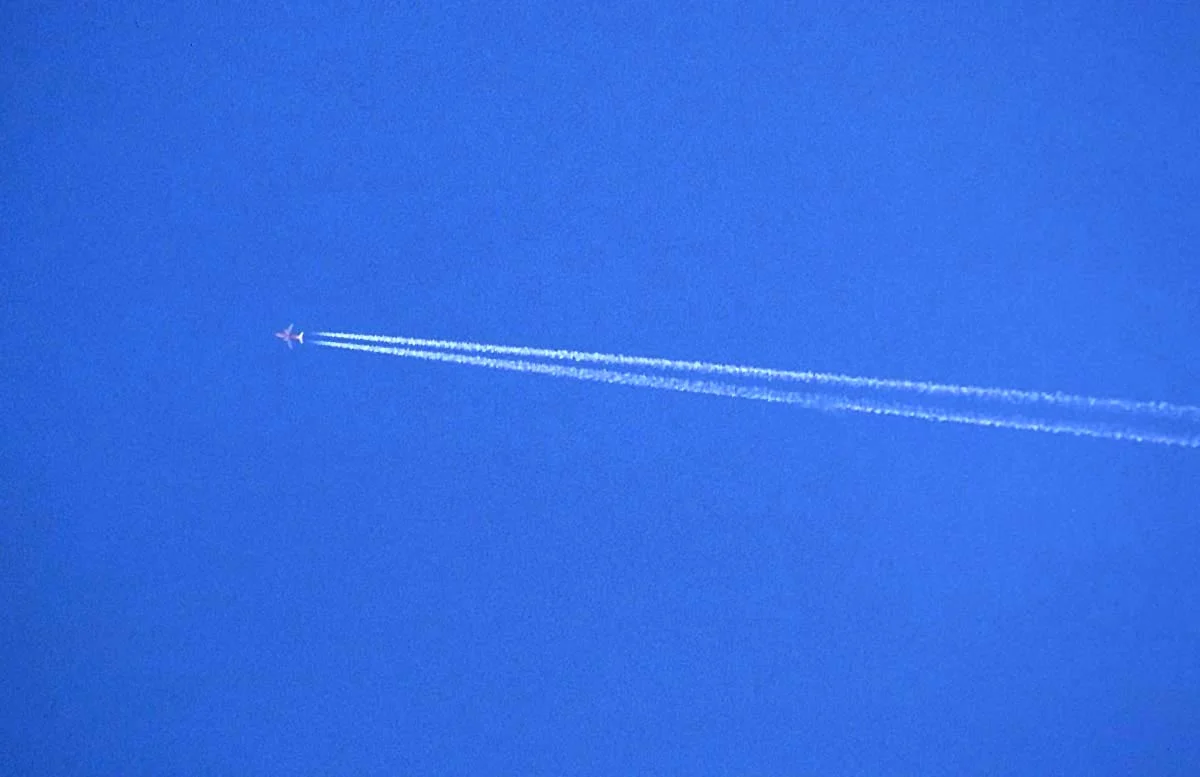 vapour-trail-nbb3.jpg