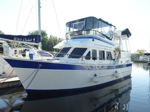 The livability of a semi-displacement cruiser, such as the Marine Trader 40 Sundeck, is the choice of the majority of trawler cruisers for good reason. The best of all compromises?