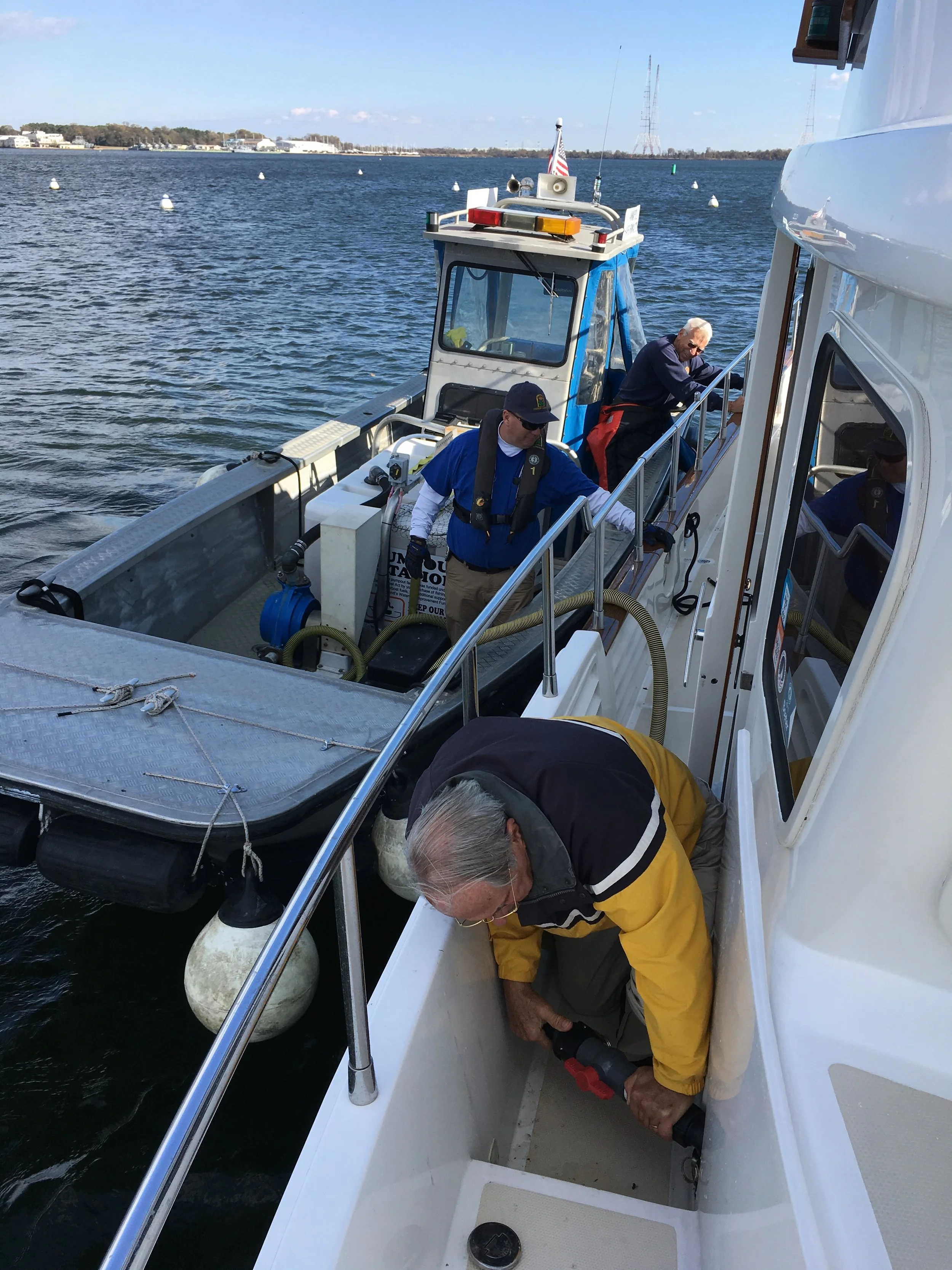 Annapolis Pumpout boat1.JPG