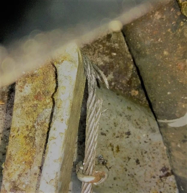 Meathooks in steering cable.jpg
