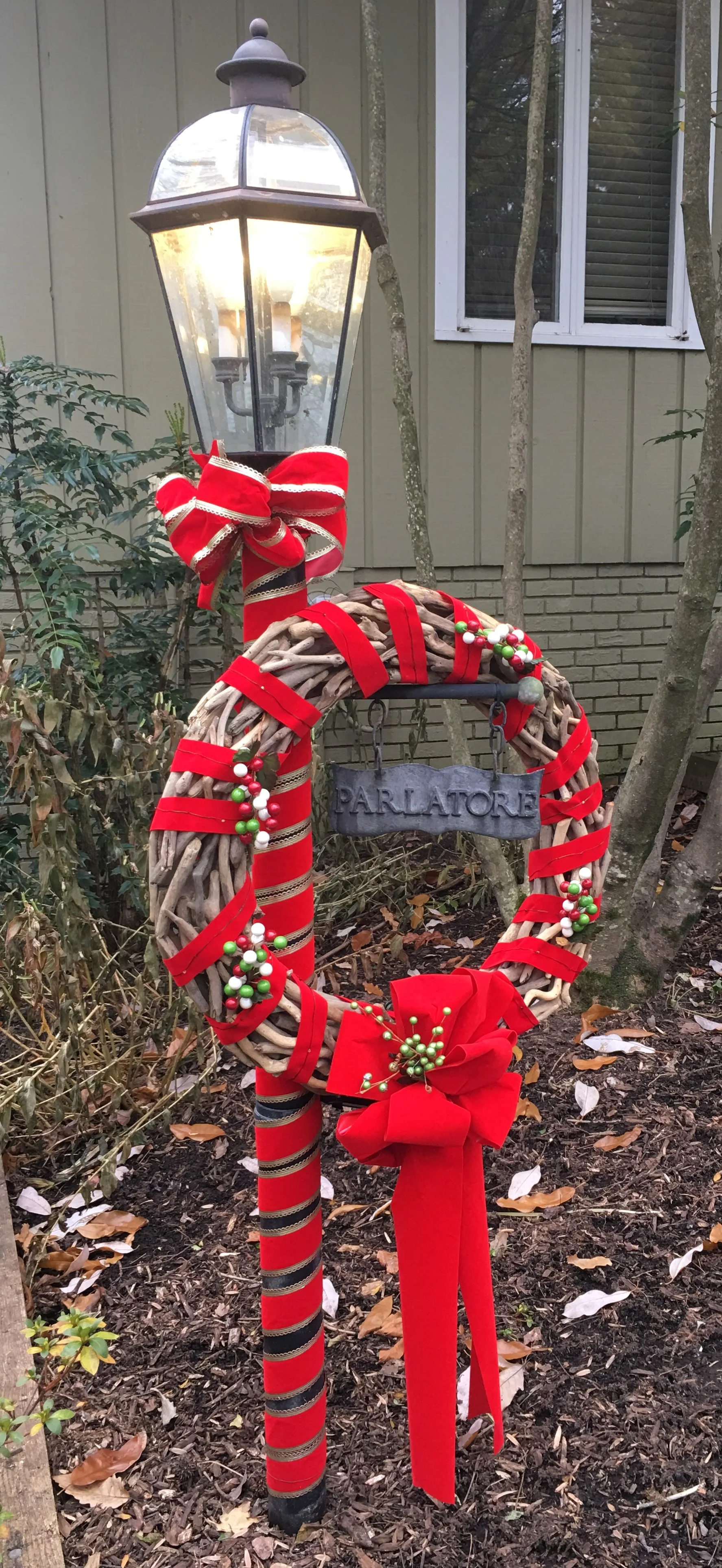 Christmas wreath on pole.jpg