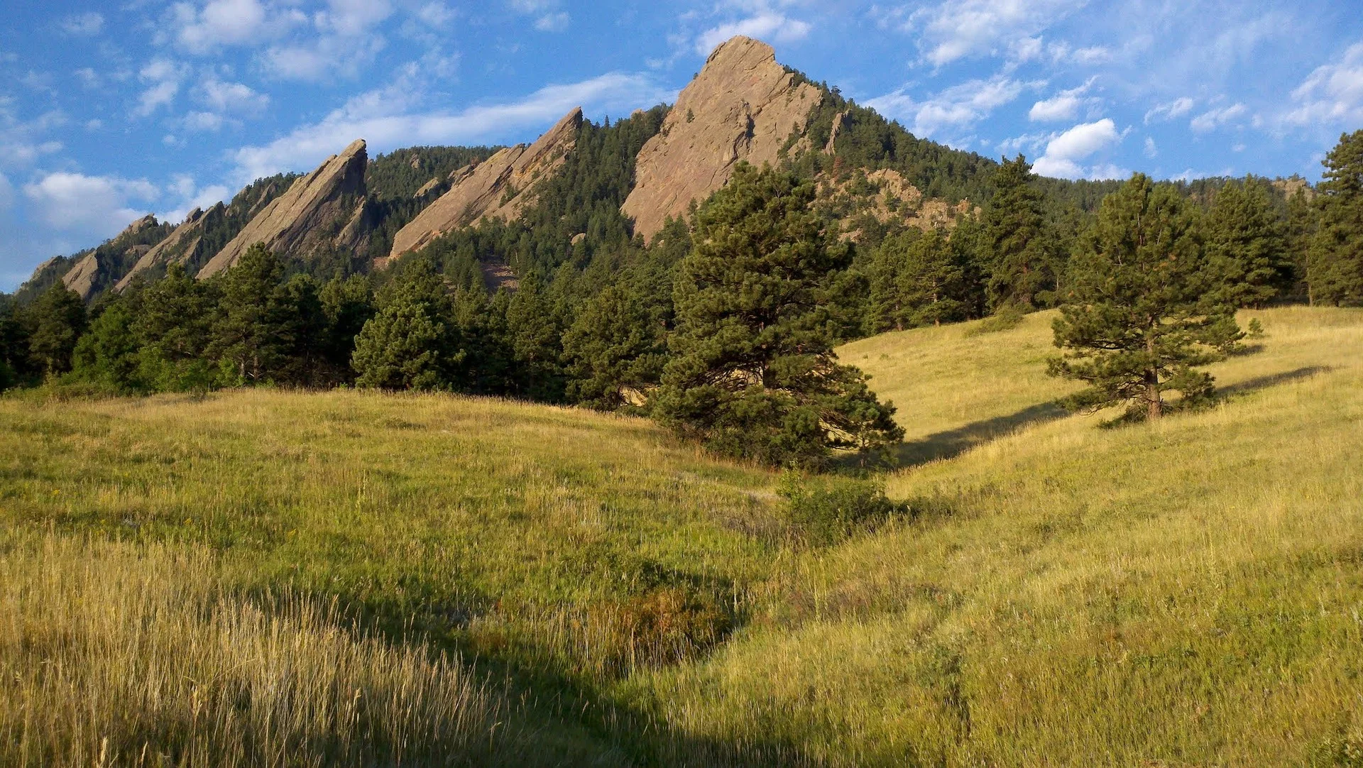 boulder-1796429_1920.jpg