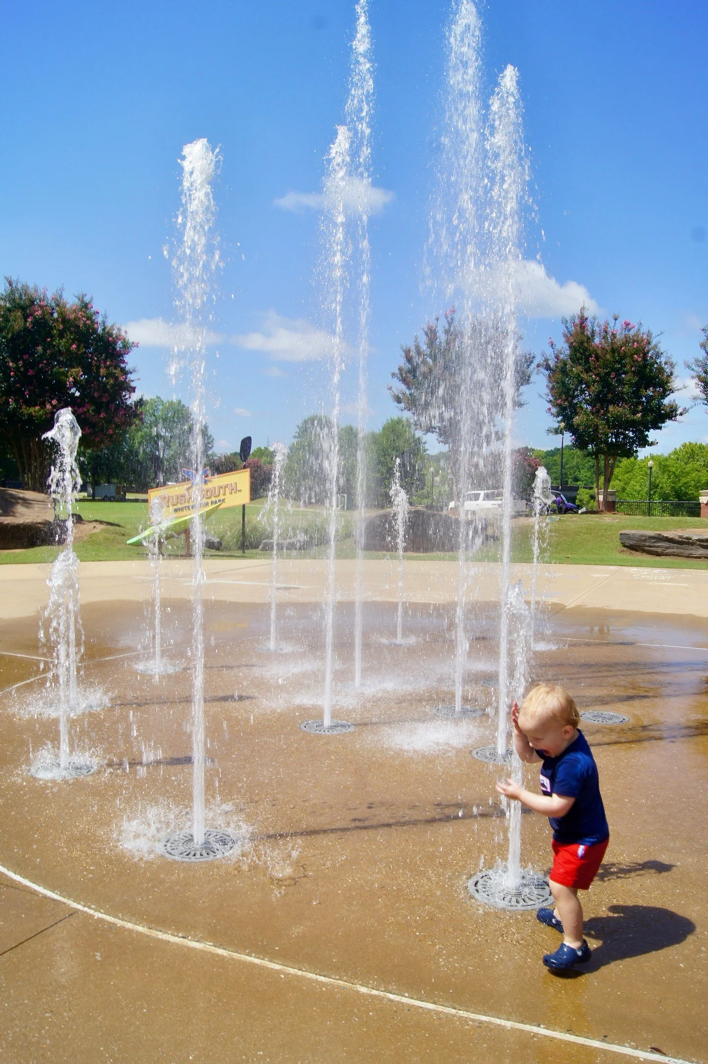 The summer heat isn’t gone yet — so come cool off the best way possible! The Splash Pad is open from 10AM–8PM  Monday through Saturday and 10AM -7PM on Sunday, now through Labor Day. Bring the kiddos, splash around, and make the mos