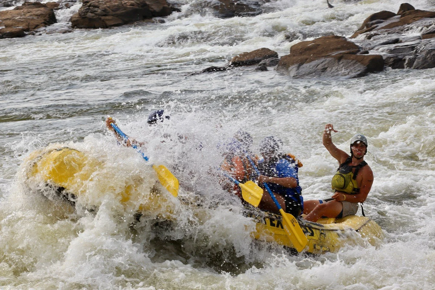 Catch some big wavesπ
Book your rafting adventure today!! #linkinbio