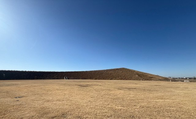  Próspero Año y Felicidad + FAM (First American's Museum) 