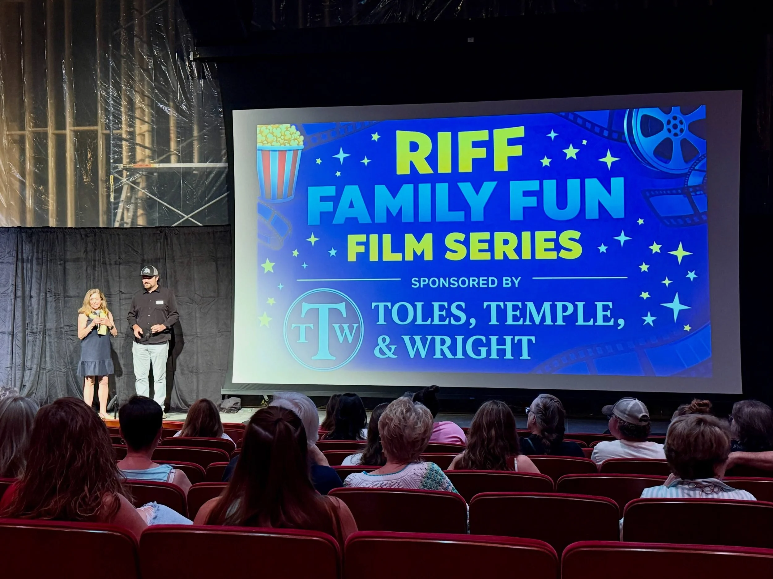 Thank you @tolestemple and @historicdesototheatre ! We carried the watermelon, some of you did the lift, and we all had the time of our lives while watching Dirty Dancing 💃🏼 🍉 🕺 

Special thanks to @411broad for helping us facilitate our slushies