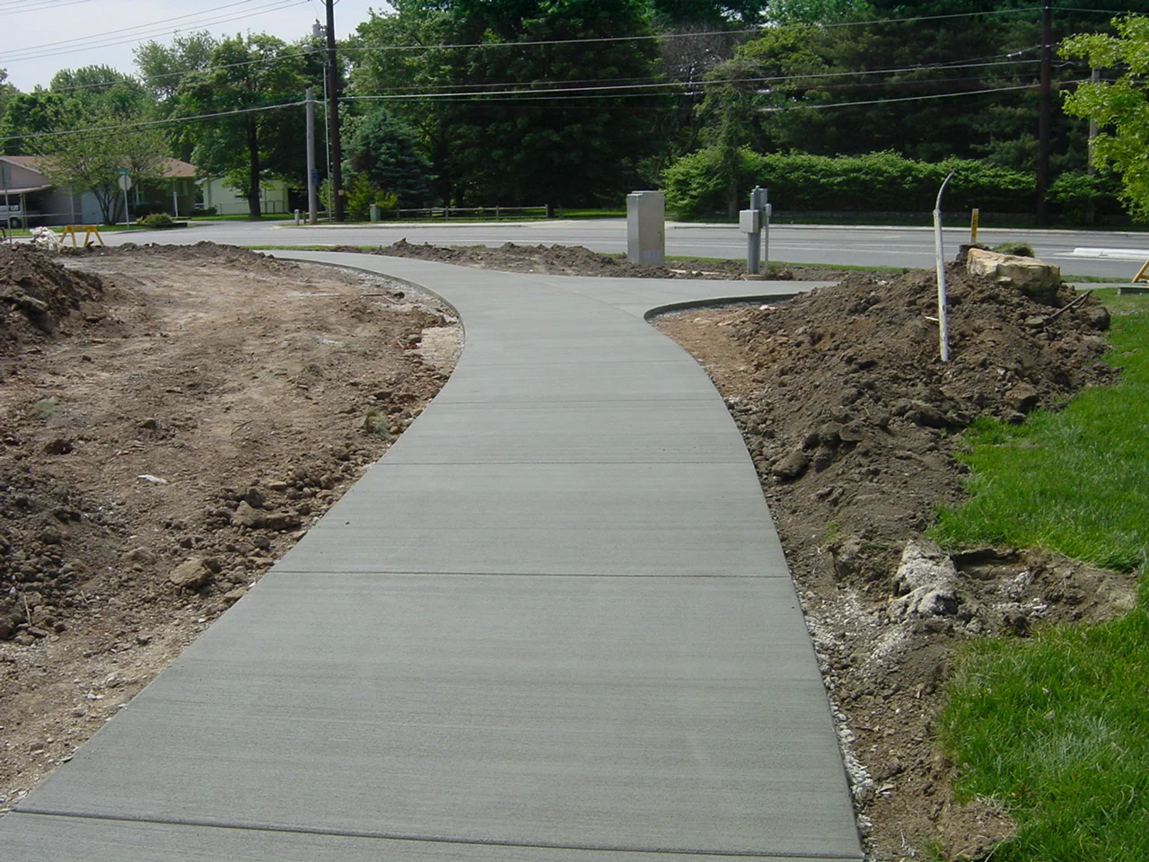 CONCRETE PAVING & REPAIR