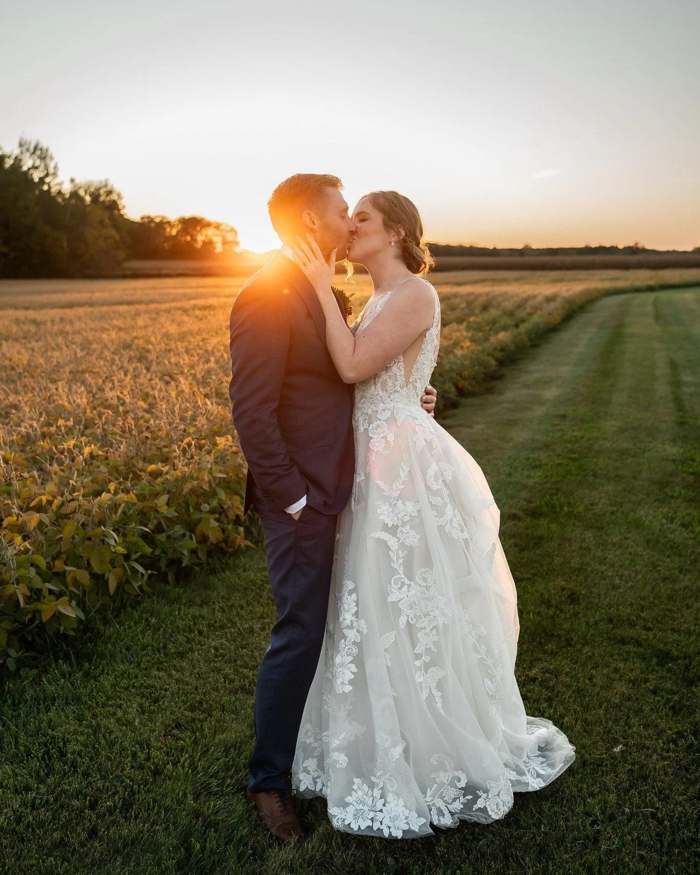 .
.
.
.
.
.
.⁠
.⁠
#ontarioweddings #2026wedding #2027wedding #ontariophotographer #stthomasphotographer #lifestylephotography #londonontariophotographer #lovelikethis #wedingphotographer #ldnont #lovelikethis #stthomasproud⁠ #ldnont #londonontario #p