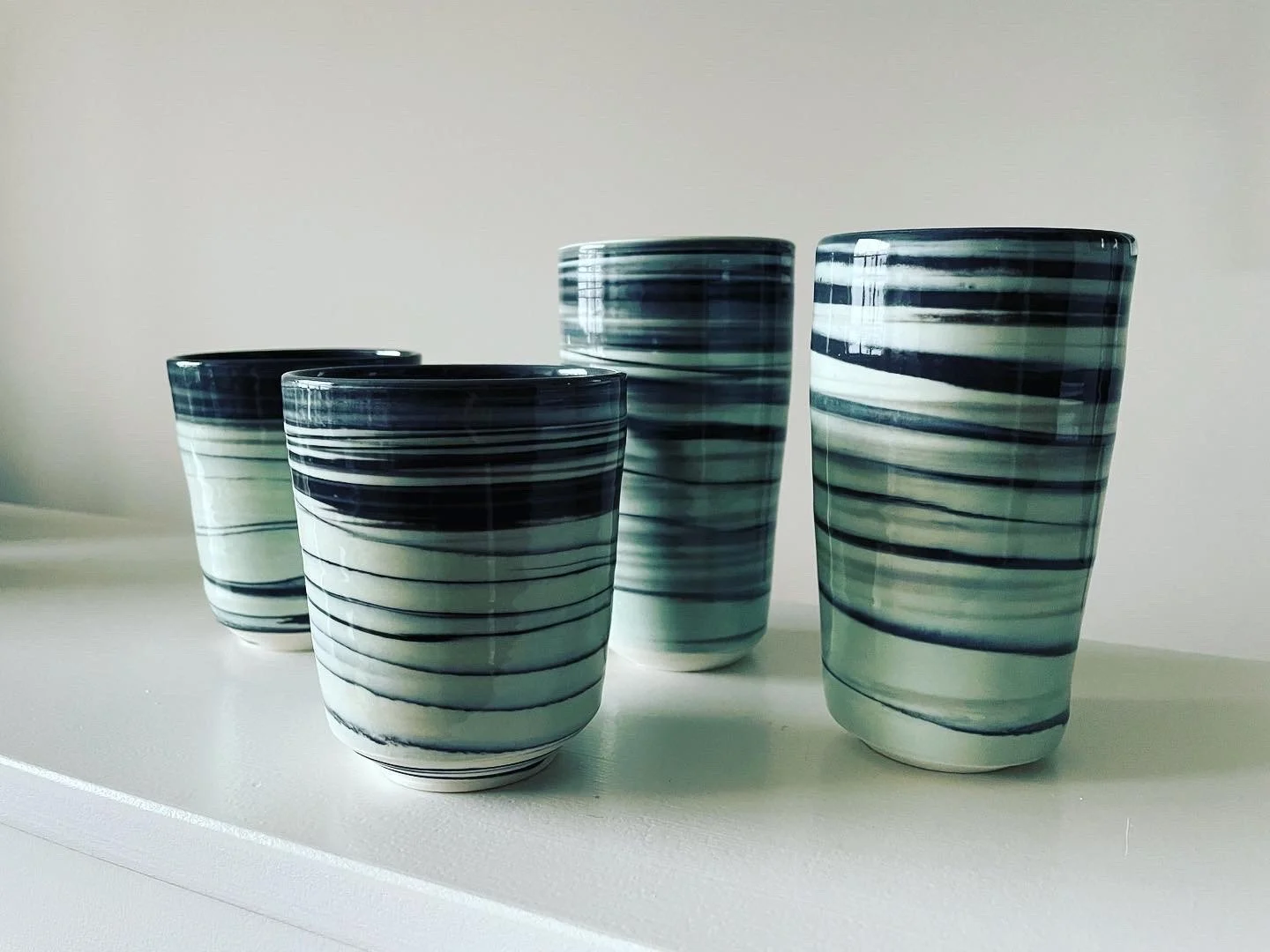 Black and white porcelain marbled tumblers