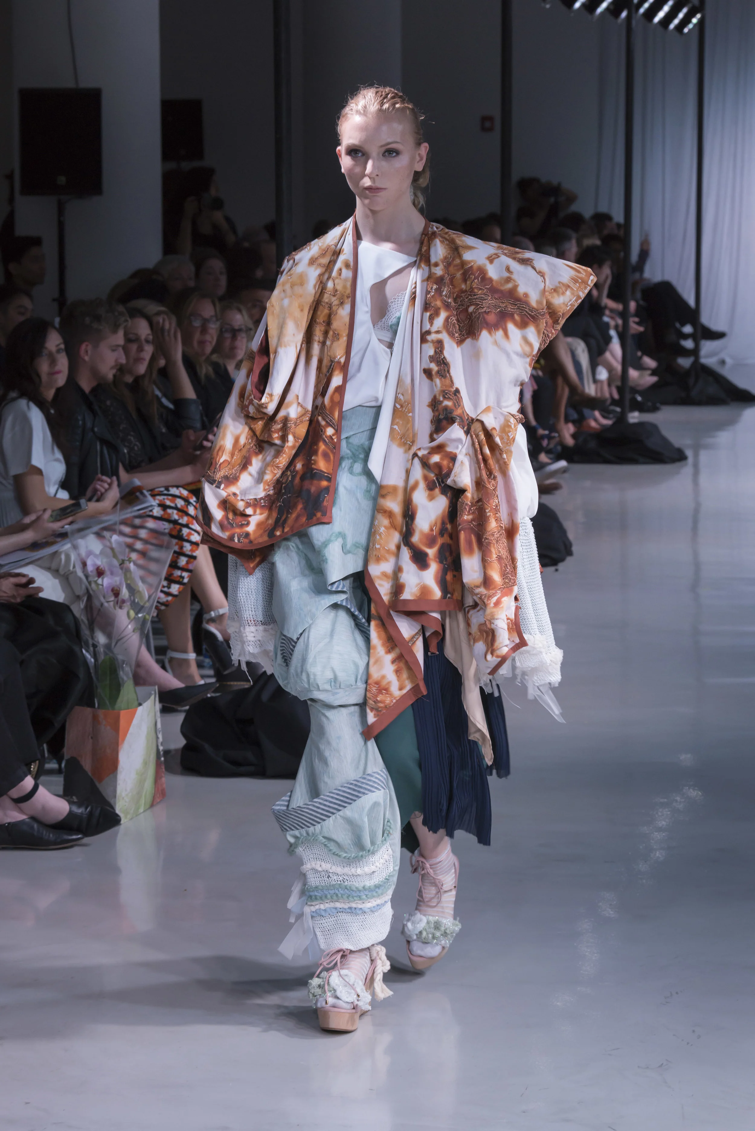 LOOK 3