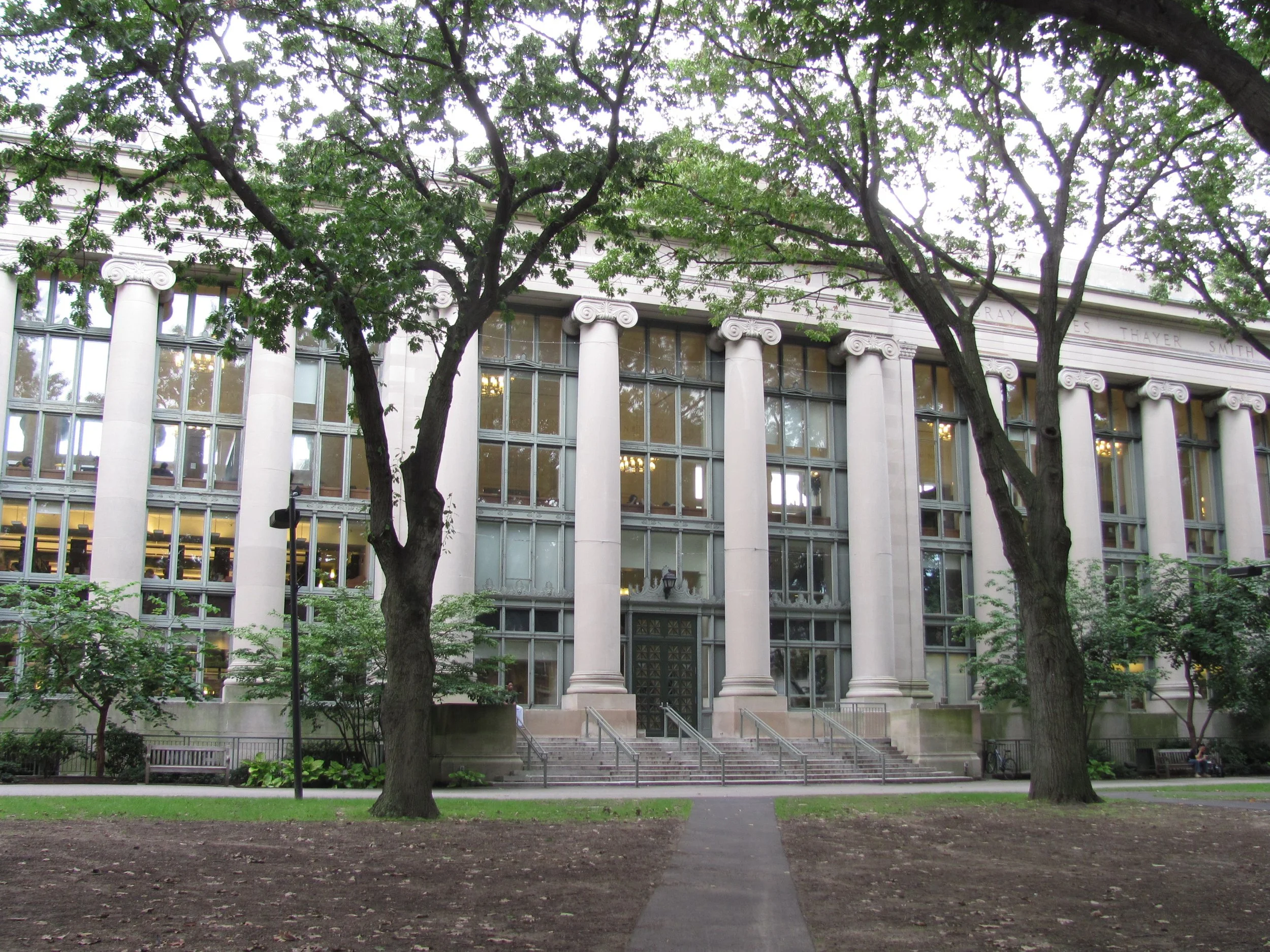 Langdell Hall.jpg
