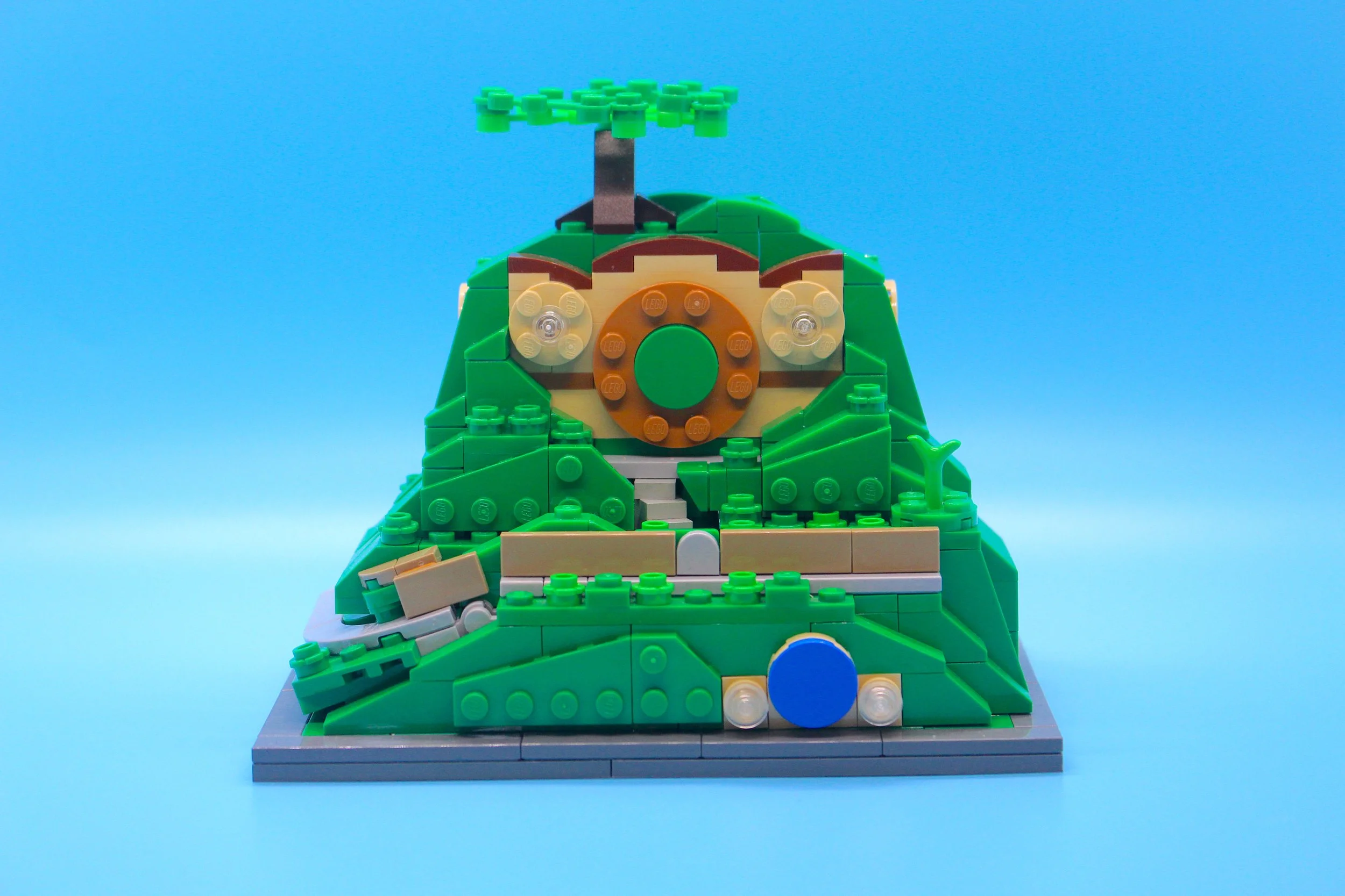 Micro Middle-Earth: The Adventure Begins