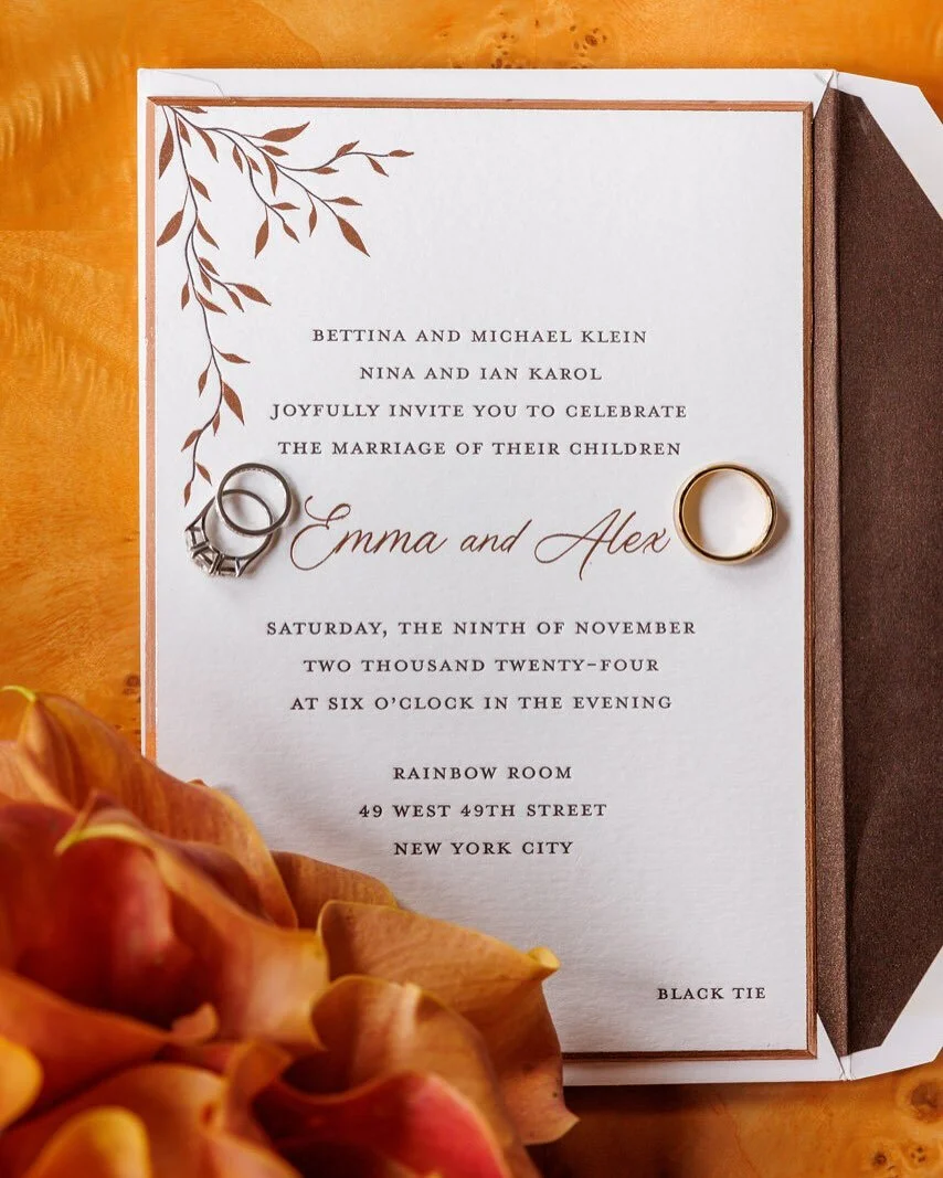 Basking in autumn hues and Rainbow Room views for this iconic New York wedding 🌇💛

&bull;
@vandahighweddings 
@briandorseystudios 
@dejuanstroud 
@rainbowroomnyc 
@kimaraahnert
@francesca_stylist.to.the.bride
@jordimf22 
@enauranewyork
&bull;

#new