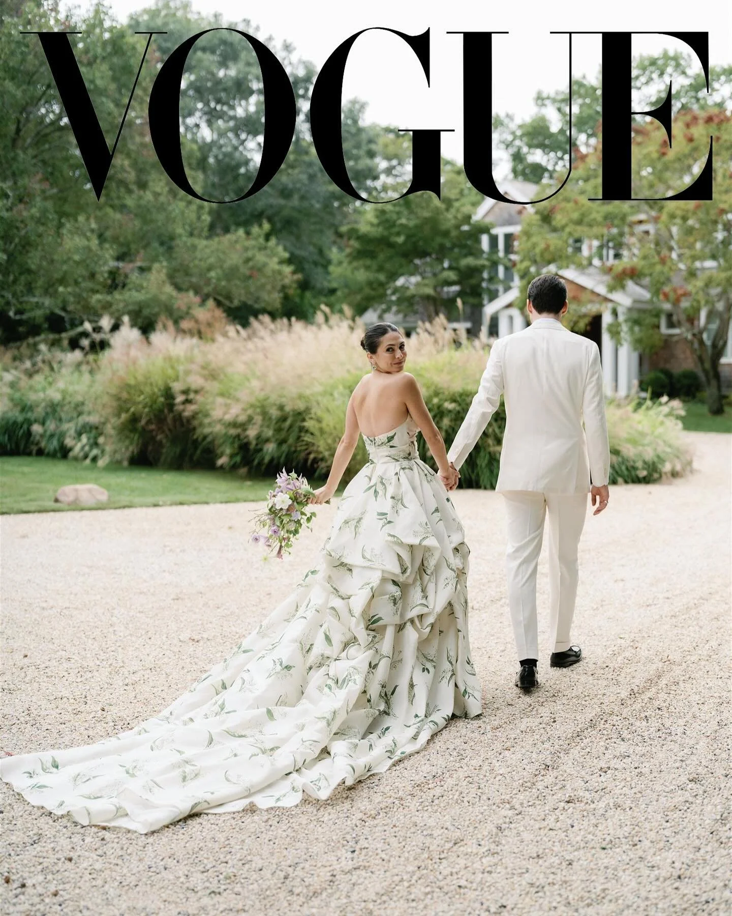 Charlotte and Jim's wedding was straight out of a fairy tale-- with details to match 🥰 So much beauty in every way!

&bull;
As seen in @vogueweddings 

@allthebestmoments_atbm 
@amandayoung_photo
@mollymccauley_photo
@natashajahangir 
@annekendallvi